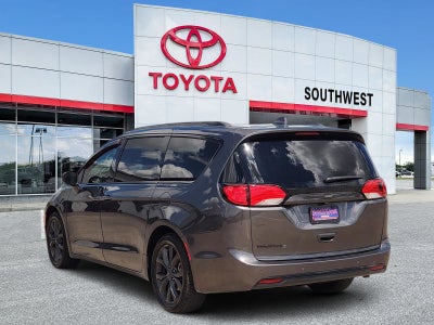 2018 Chrysler Pacifica Touring L Plus