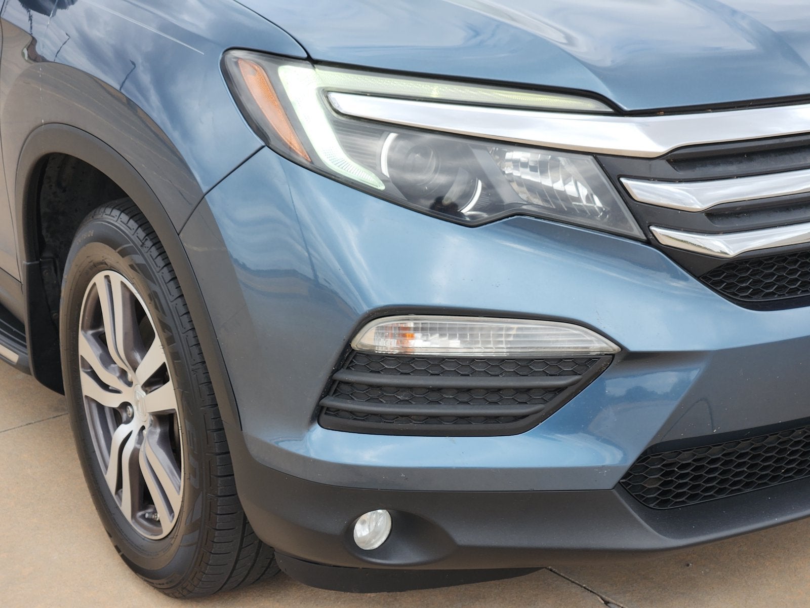 2017 Honda Pilot EX-L w/Rear Entertainment System
