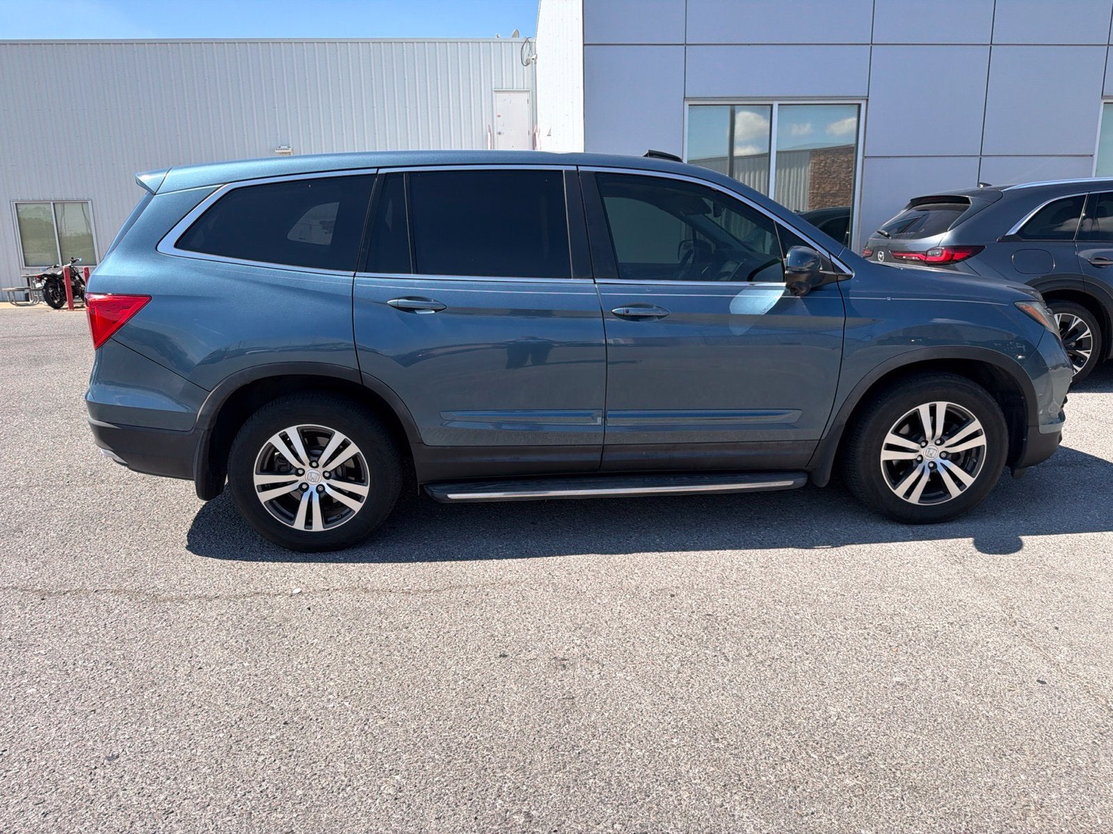 2017 Honda Pilot EX-L w/Rear Entertainment System