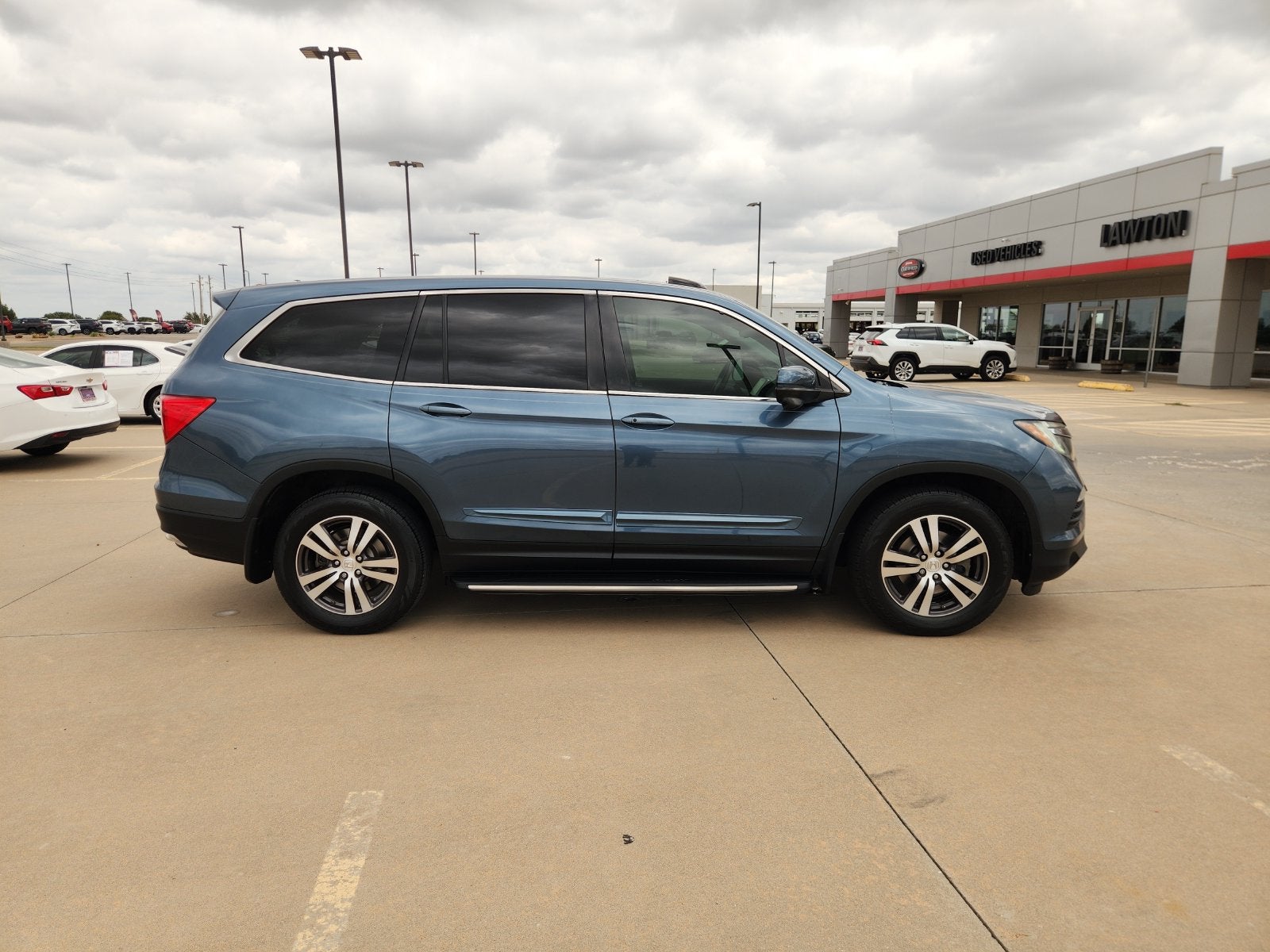 2017 Honda Pilot EX-L w/Rear Entertainment System