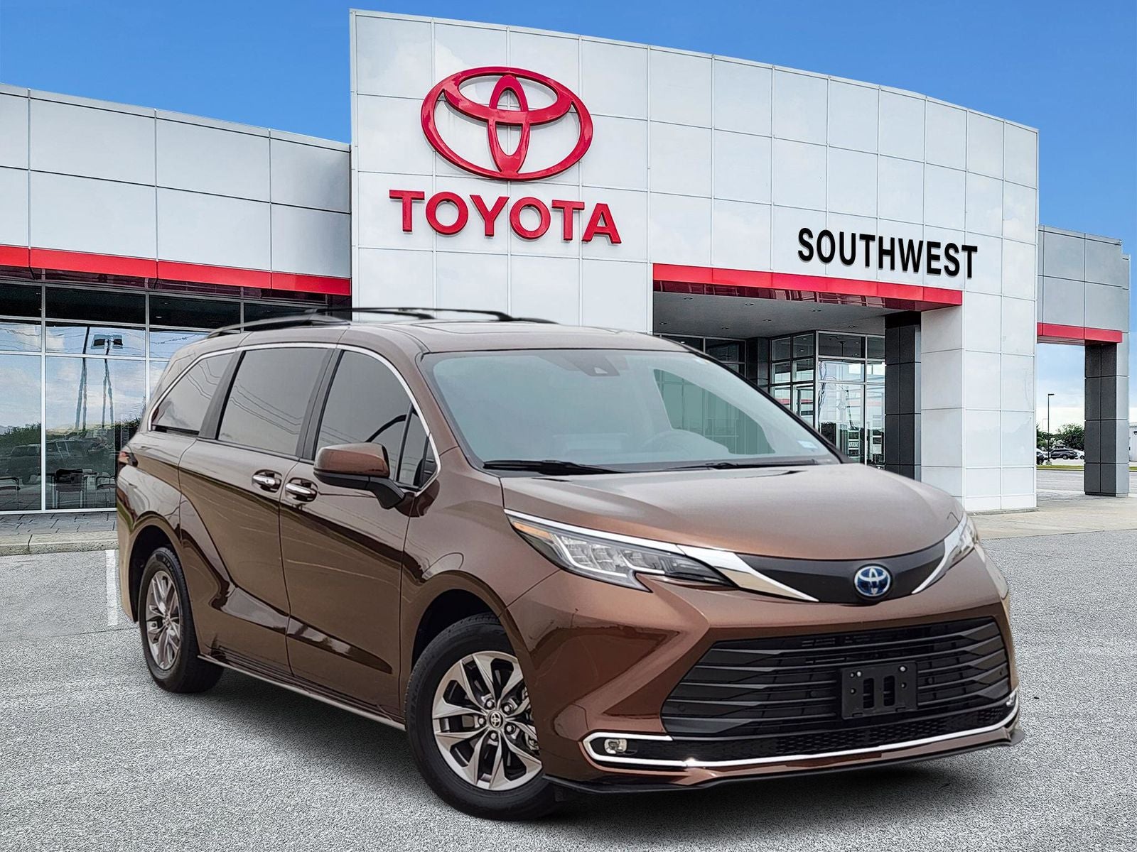 2023 Toyota Sienna XLE 8 Passenger