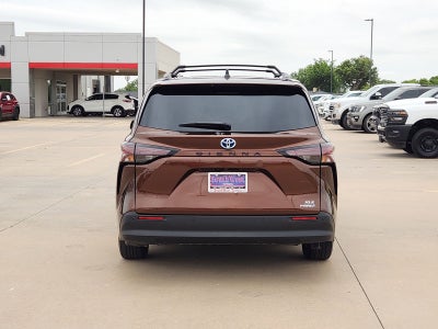 2023 Toyota Sienna XLE 8 Passenger