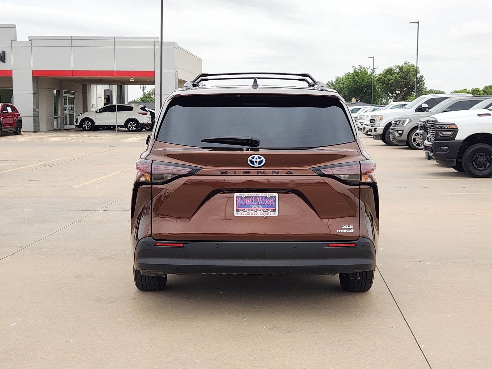2023 Toyota Sienna XLE 8 Passenger