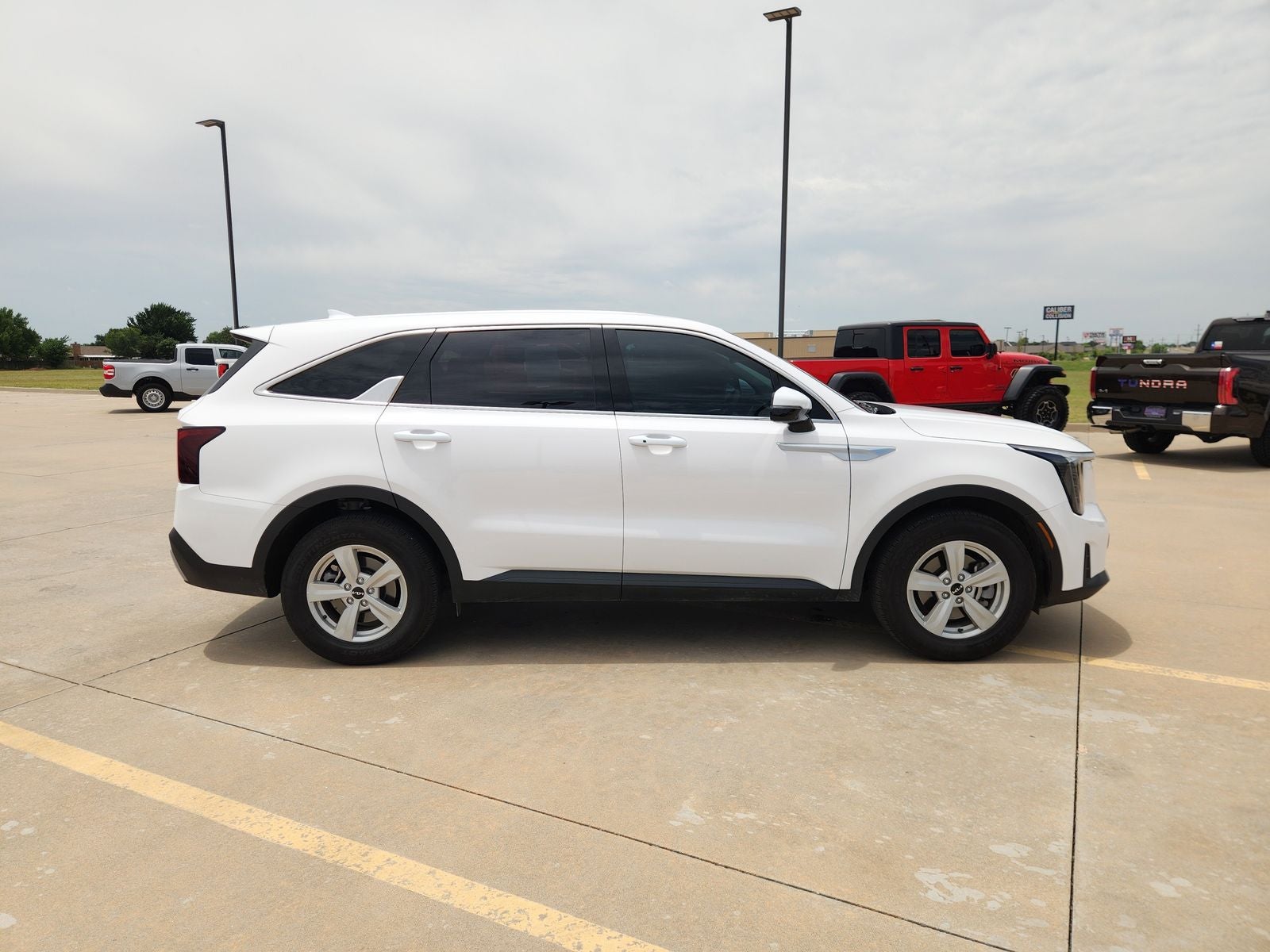 2025 Kia Sorento LX