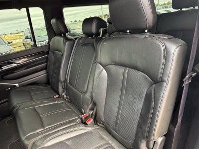 2023 Jeep Wagoneer Base