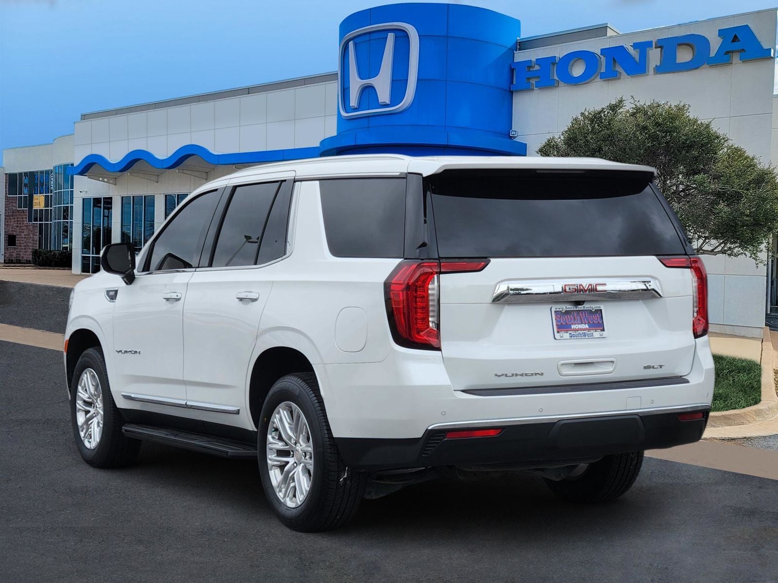 2024 GMC Yukon SLT