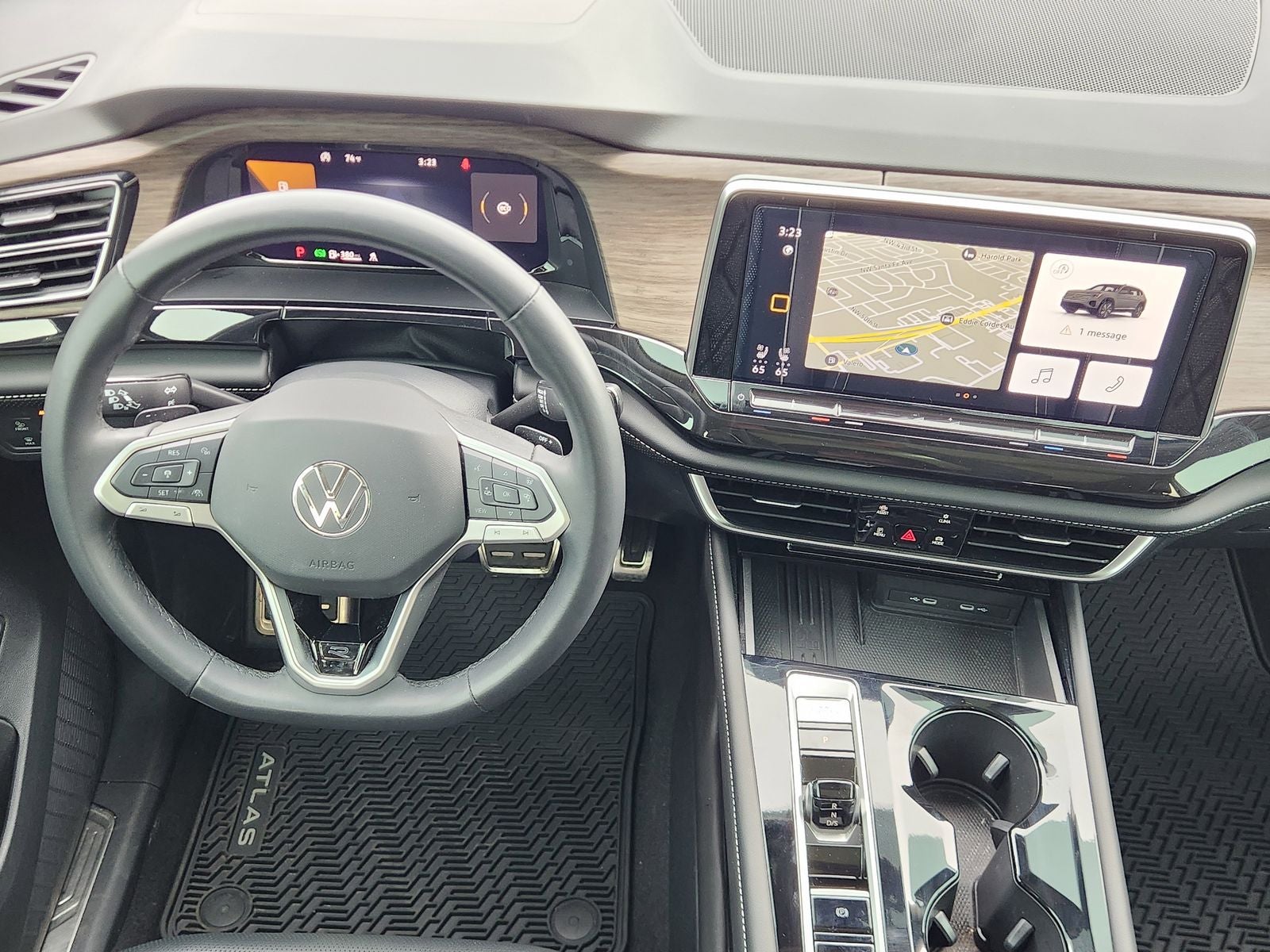 2025 Volkswagen Atlas 2.0T SEL Premium R-Line