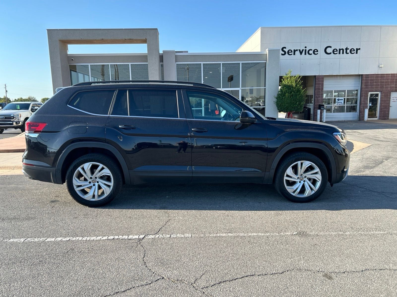 2023 Volkswagen Atlas 3.6L V6 SE w/Technology