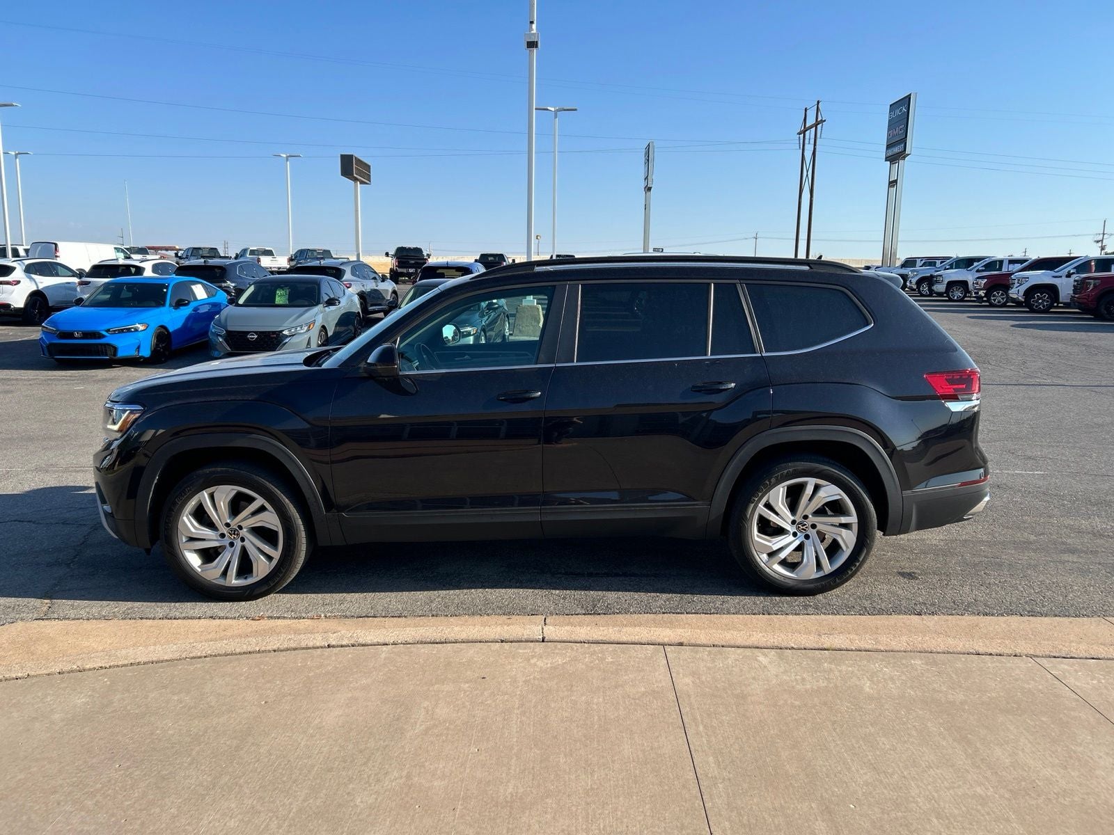 2023 Volkswagen Atlas 3.6L V6 SE w/Technology