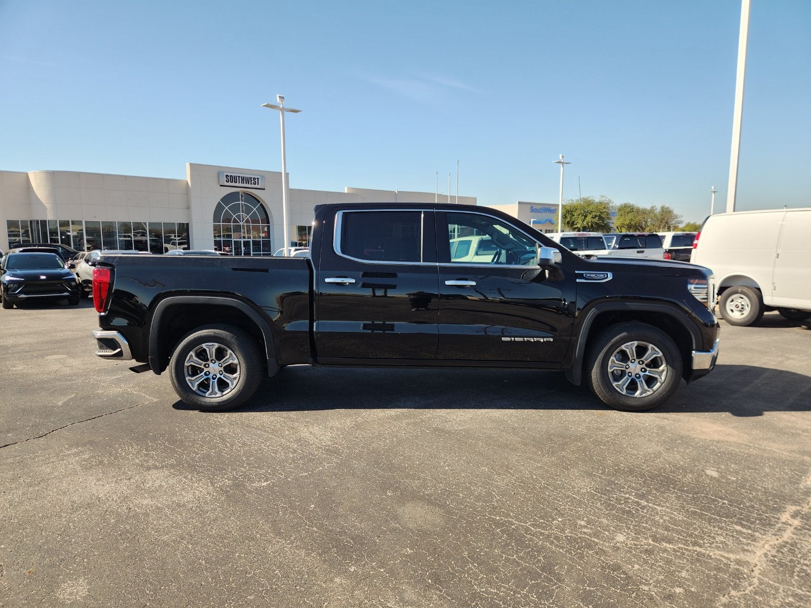 2025 GMC Sierra 1500 SLT