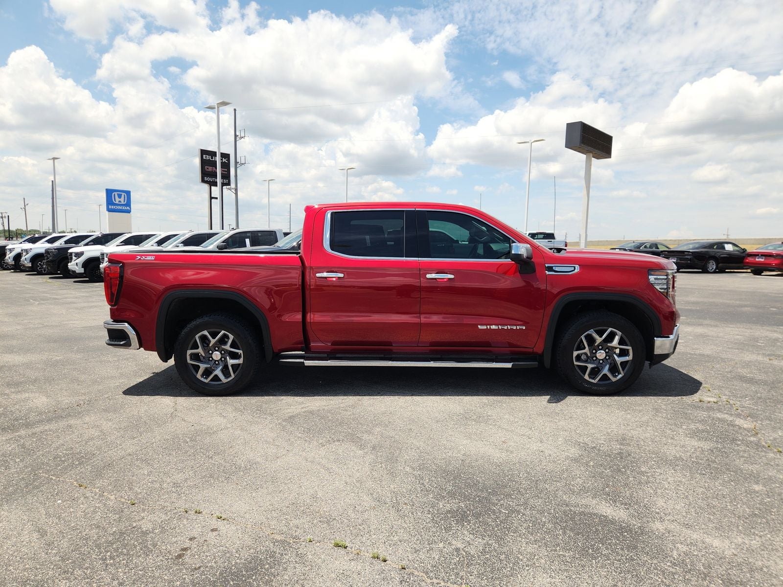2024 GMC Sierra 1500 SLT