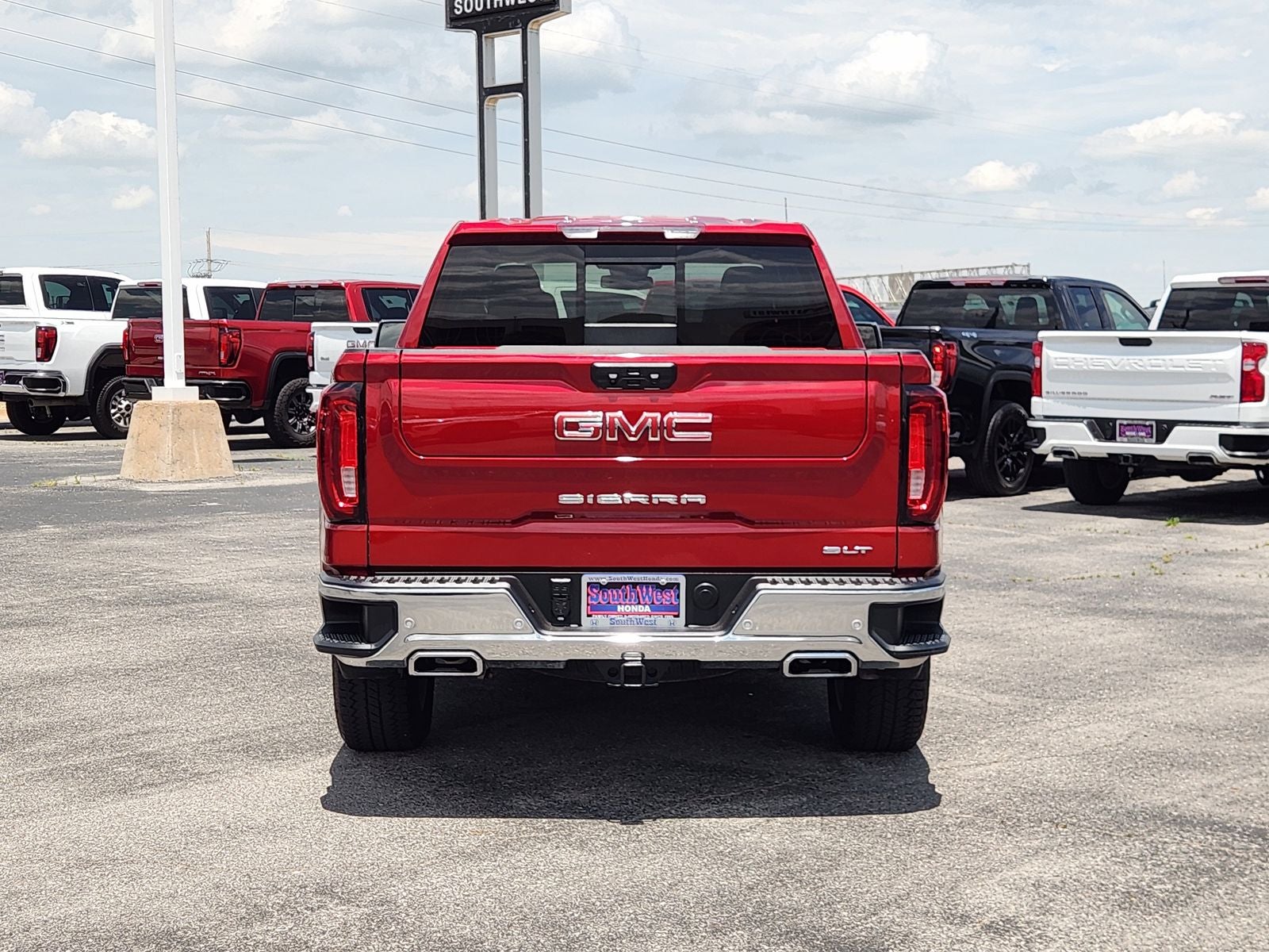 2024 GMC Sierra 1500 SLT