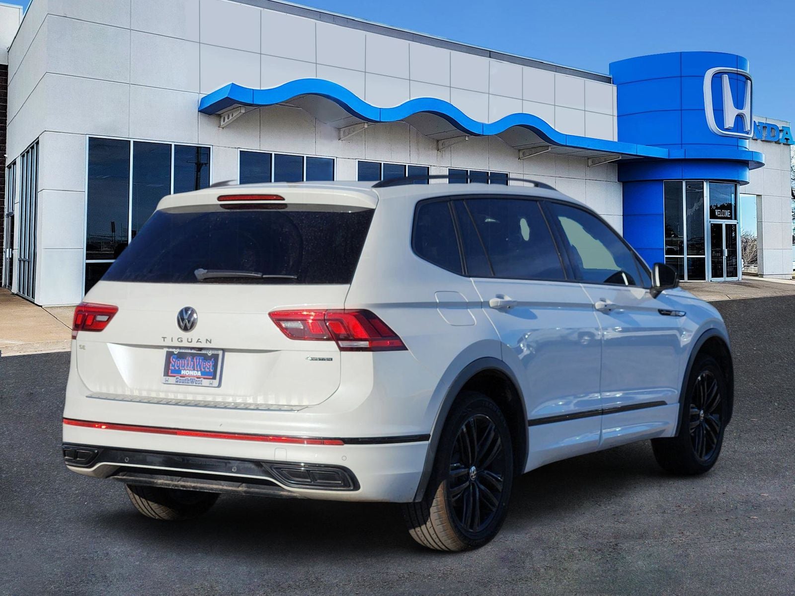 2022 Volkswagen Tiguan 2.0T SE R-Line Black
