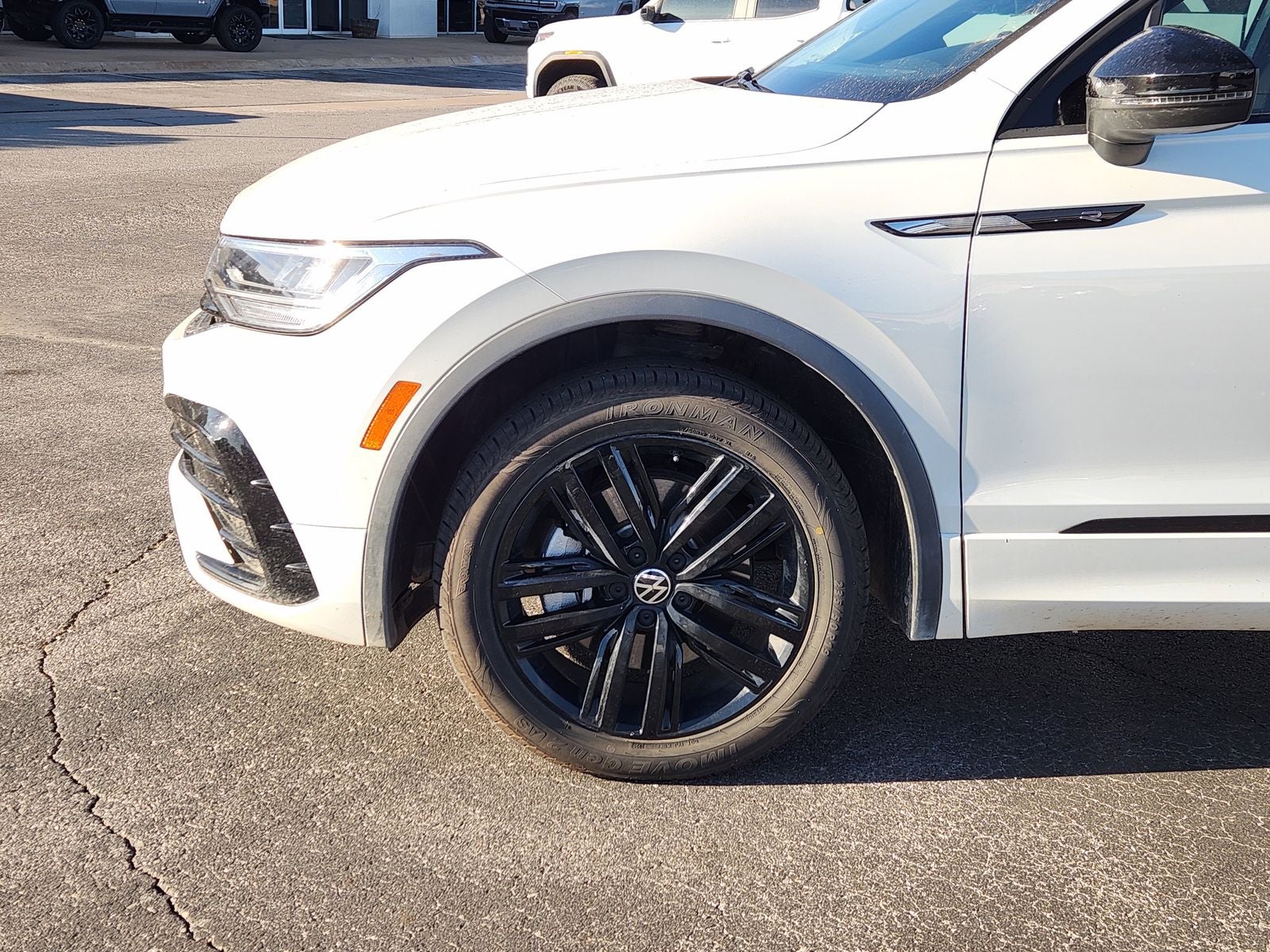 2022 Volkswagen Tiguan 2.0T SE R-Line Black