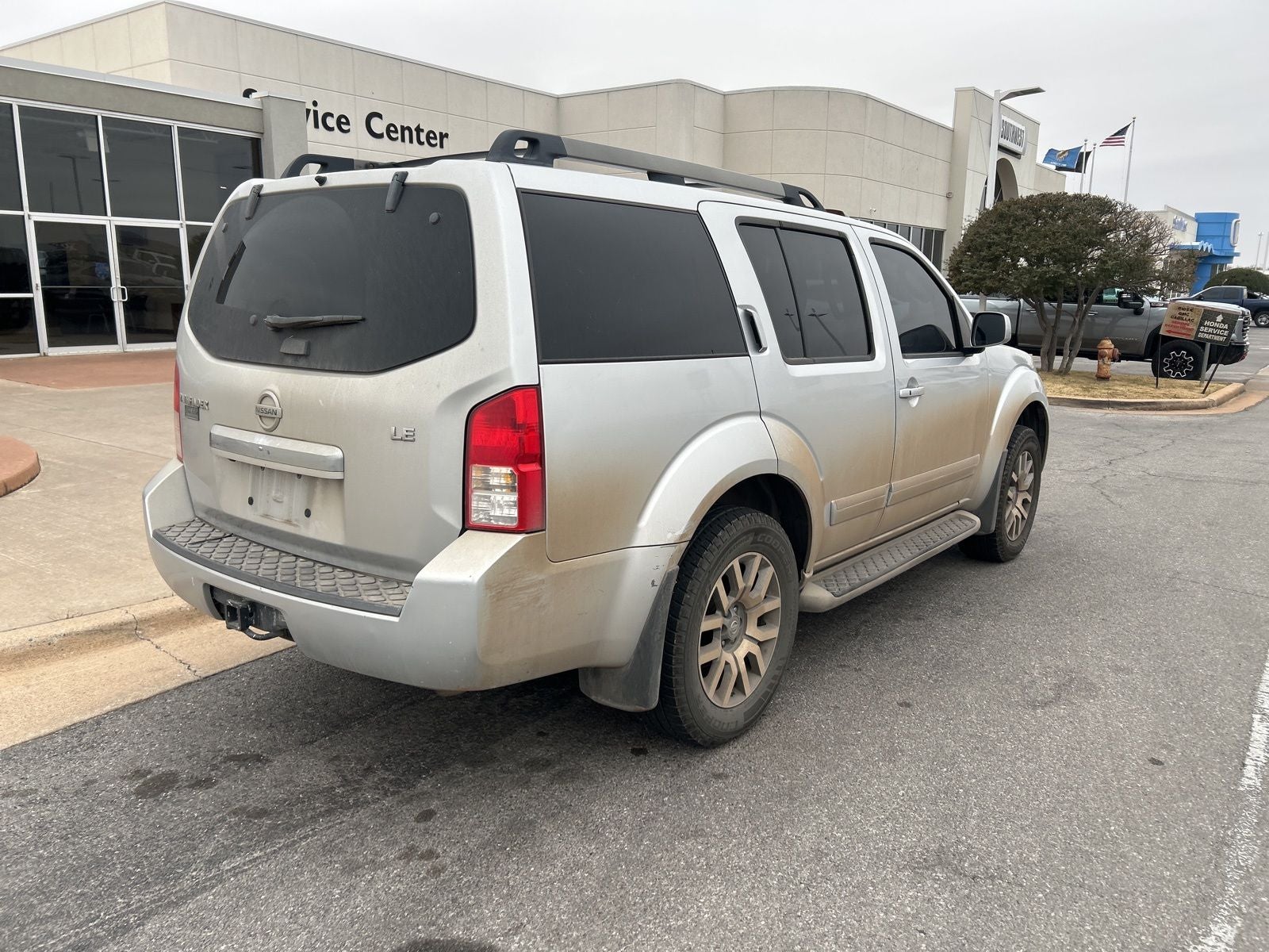 2010 Nissan Pathfinder LE