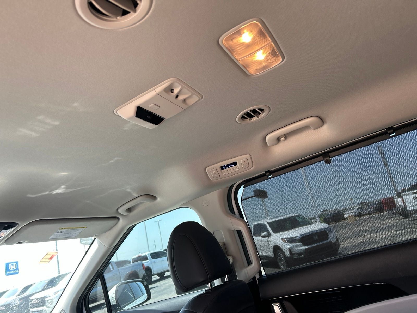 2024 Kia Carnival SX