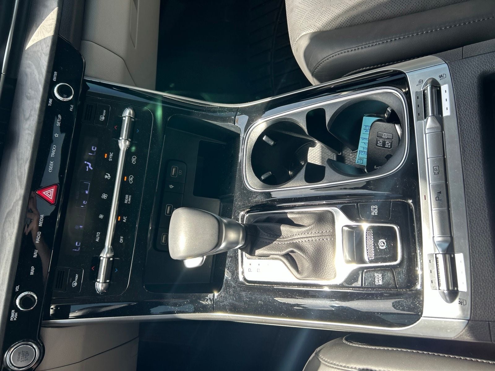 2024 Kia Carnival SX