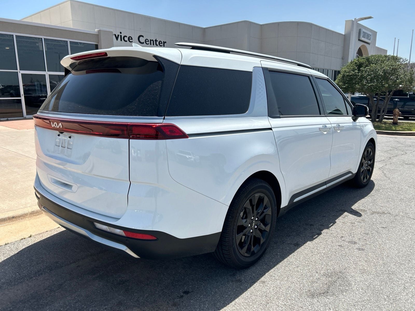2024 Kia Carnival SX
