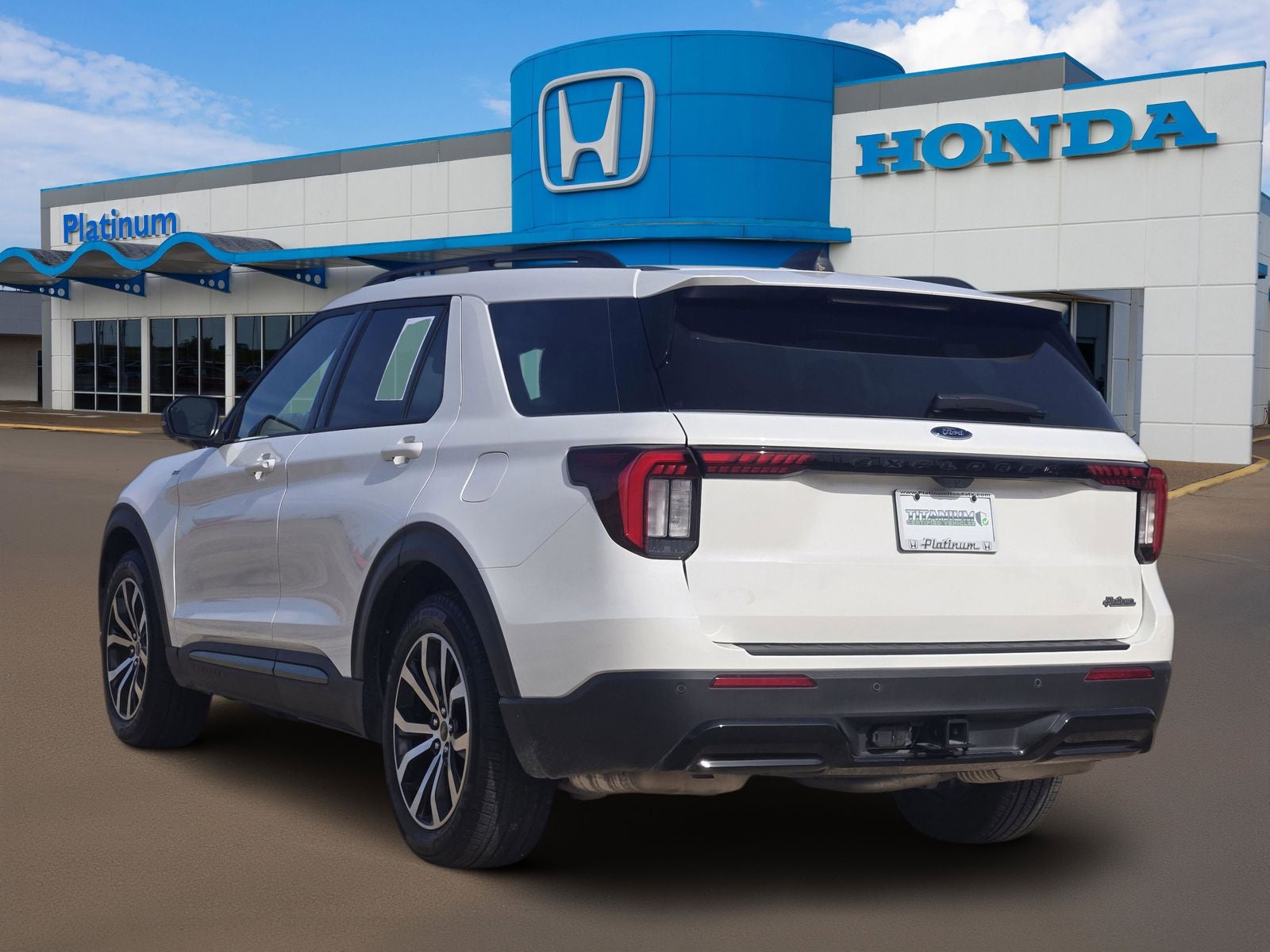 2025 Ford Explorer ST-Line