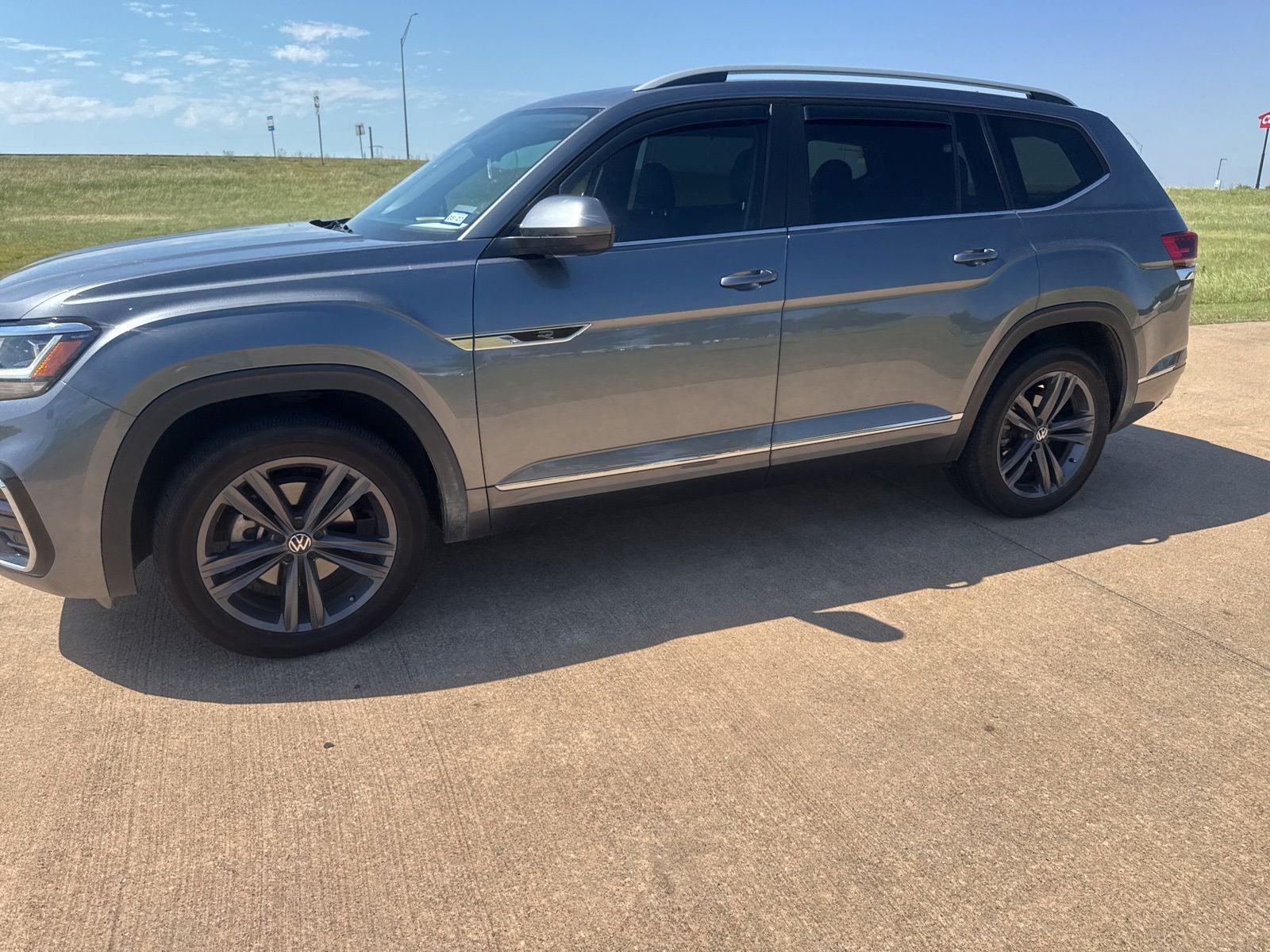 2022 Volkswagen Atlas 3.6L V6 SEL R-Line