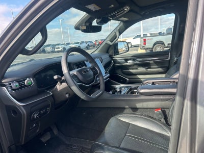 2023 Jeep Wagoneer Base