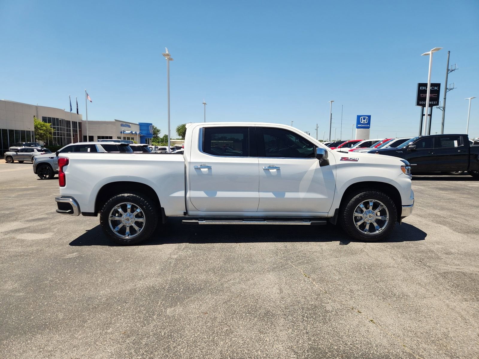 2025 Chevrolet Silverado 1500 LTZ