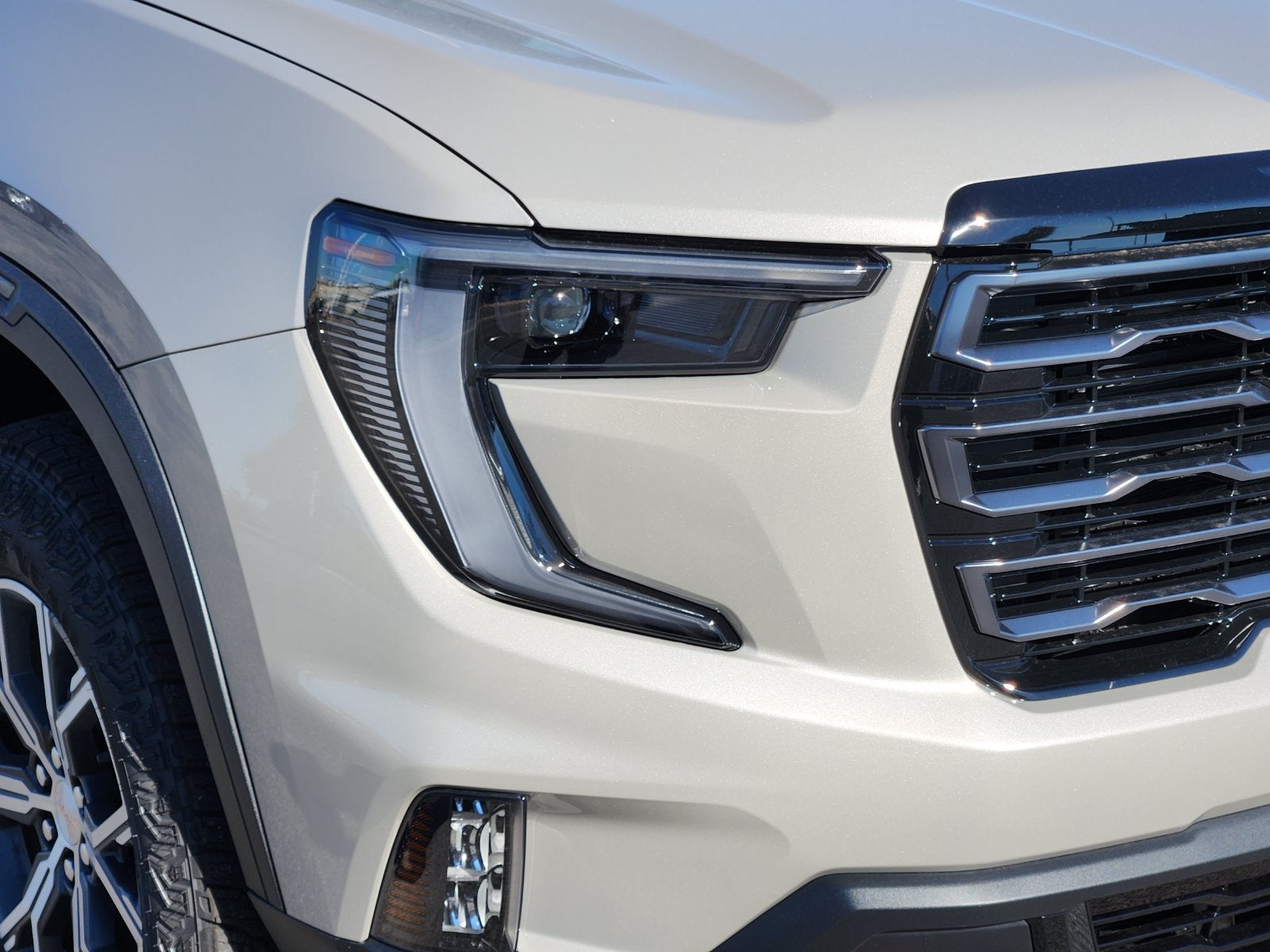 2027 GMC Acadia AT4