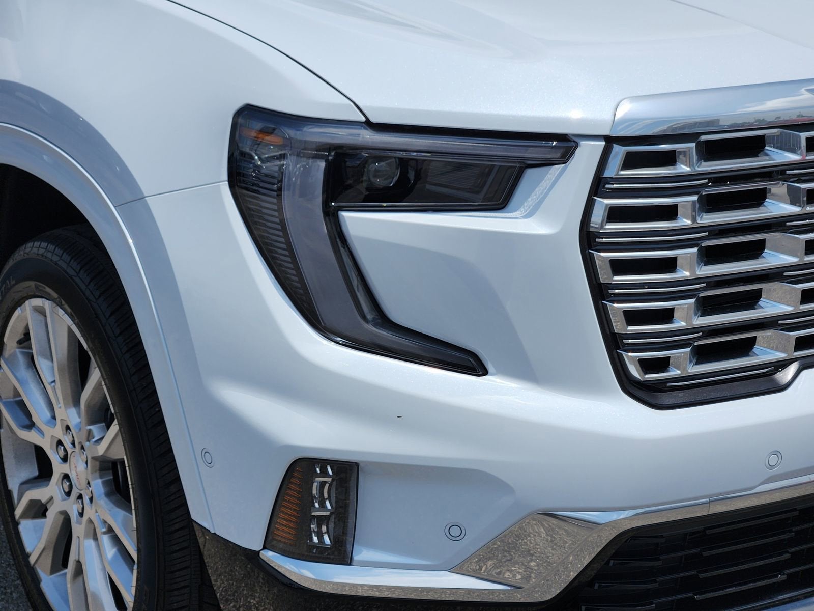 2026 GMC Acadia Denali - Photo 10