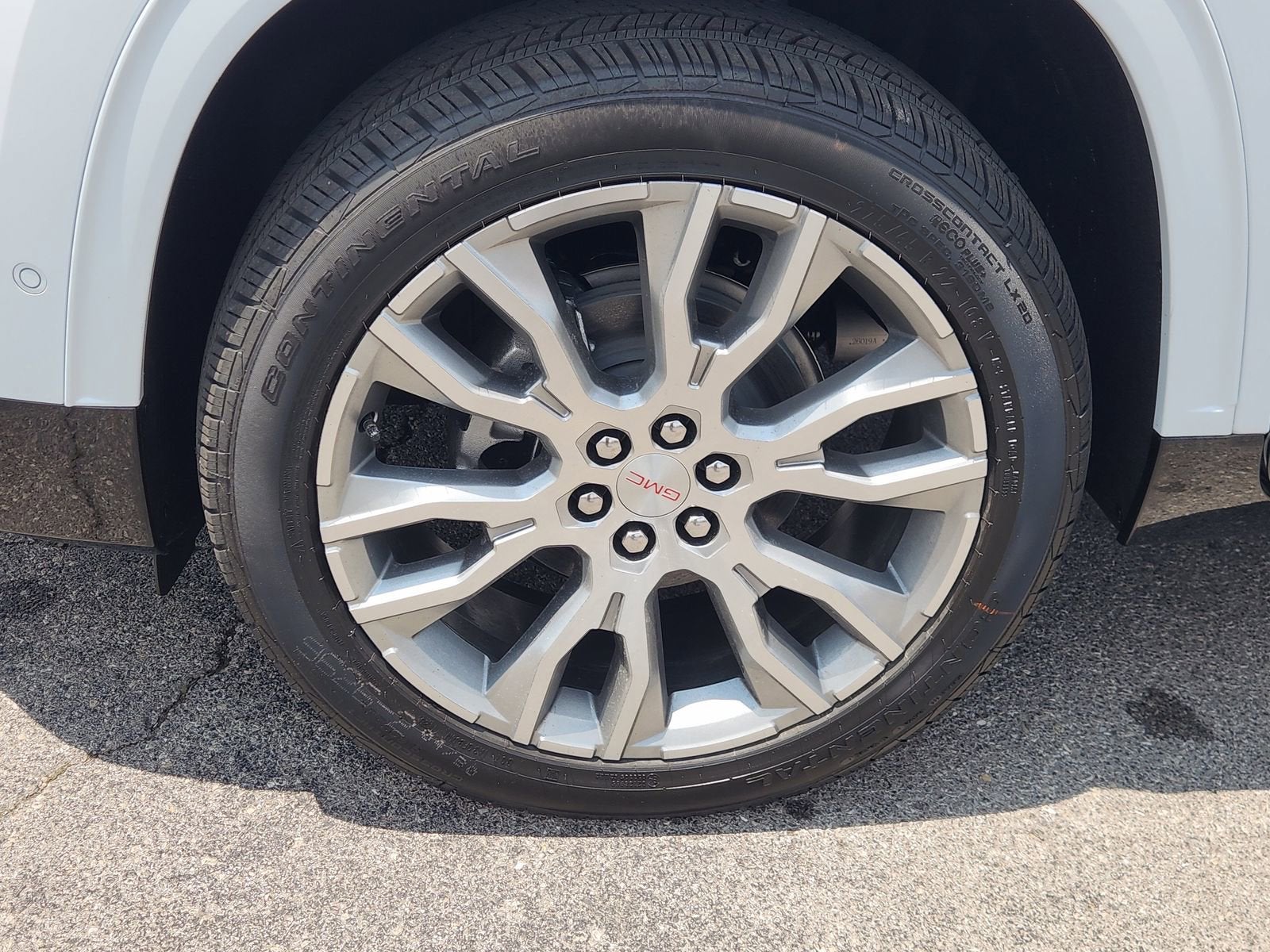 2026 GMC Acadia Denali - Photo 14