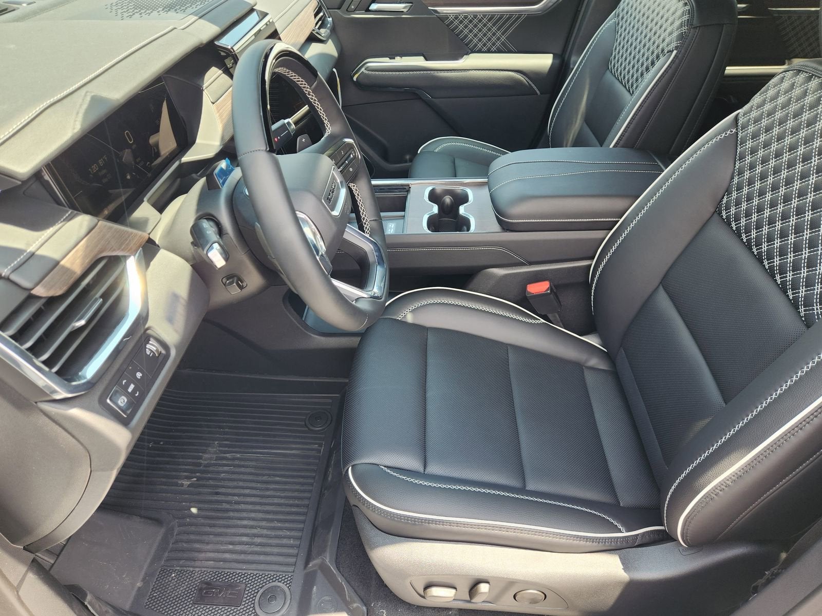 2026 GMC Acadia Denali - Photo 16