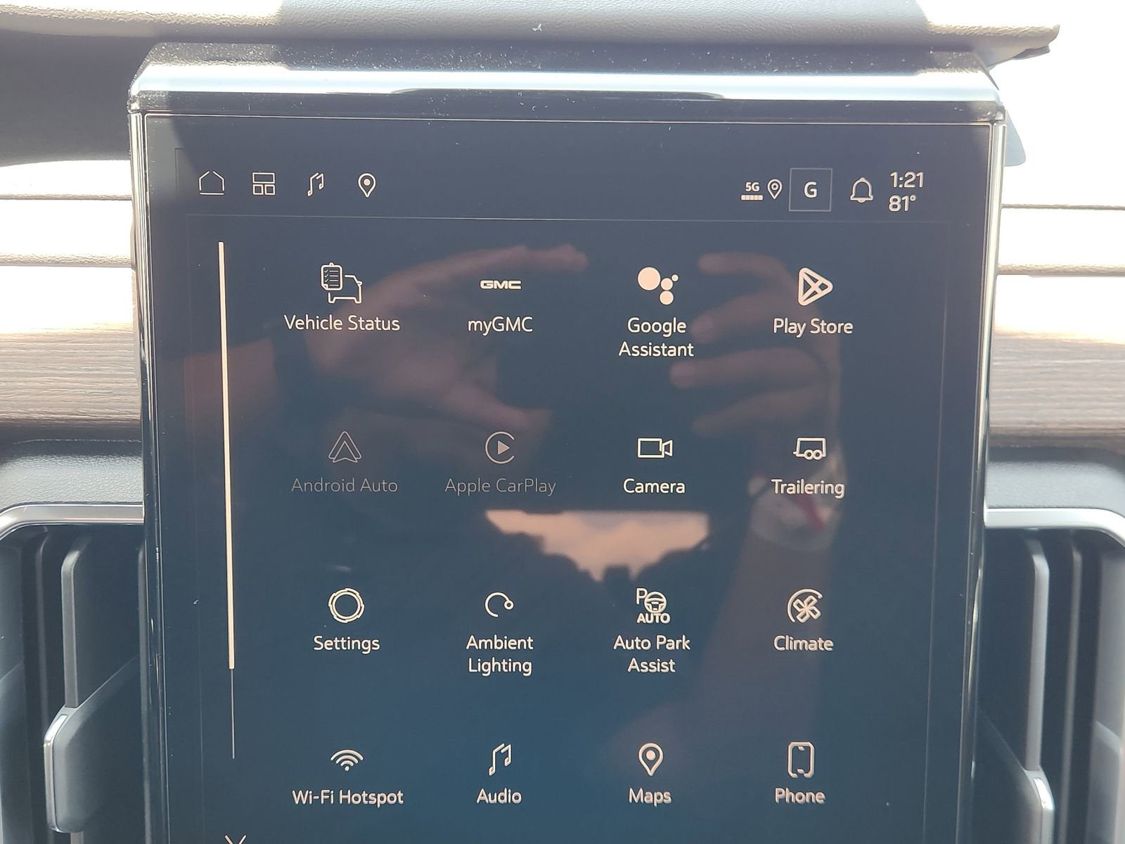 2026 GMC Acadia Denali - Photo 20