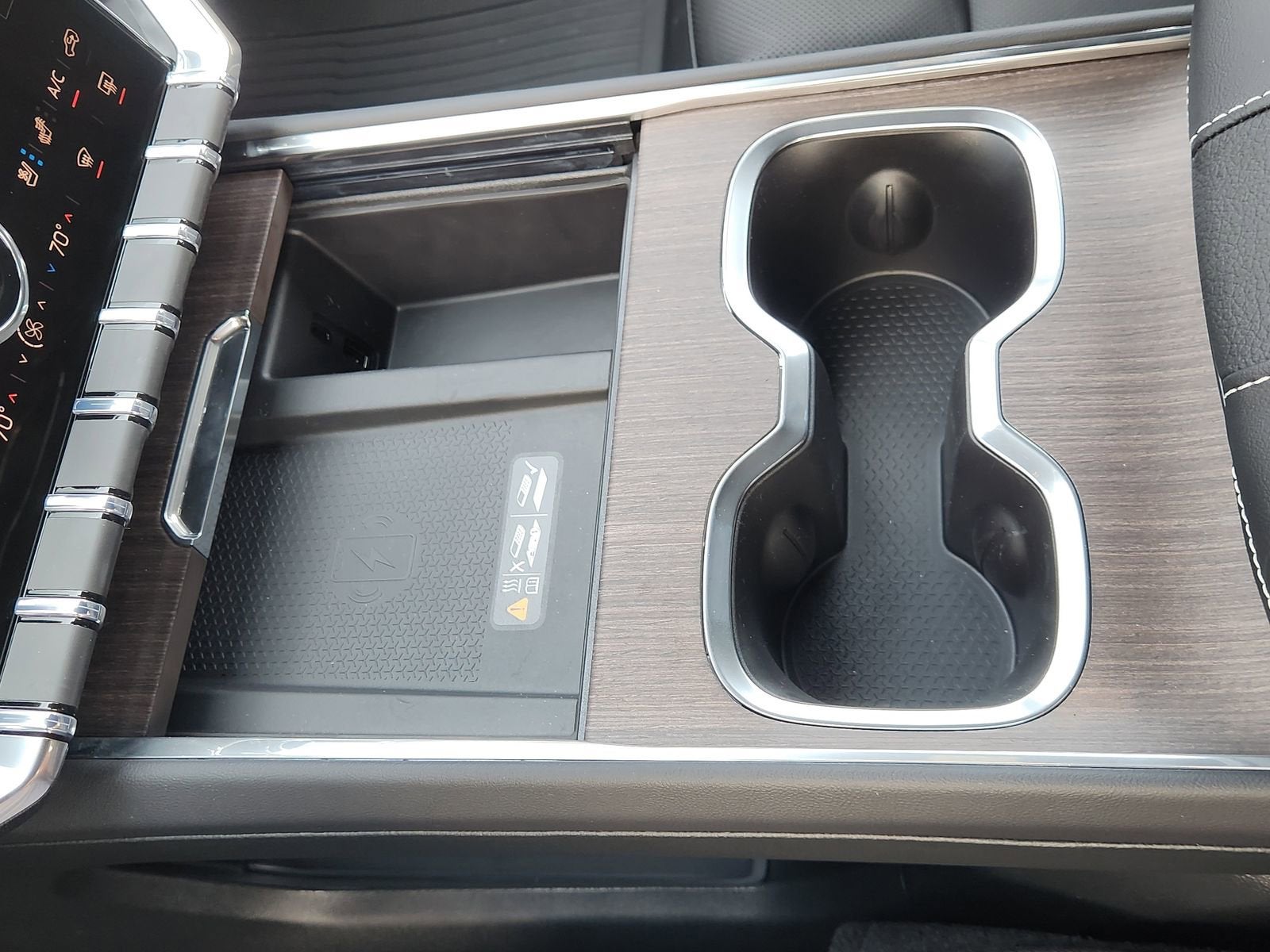 2026 GMC Acadia Denali - Photo 23