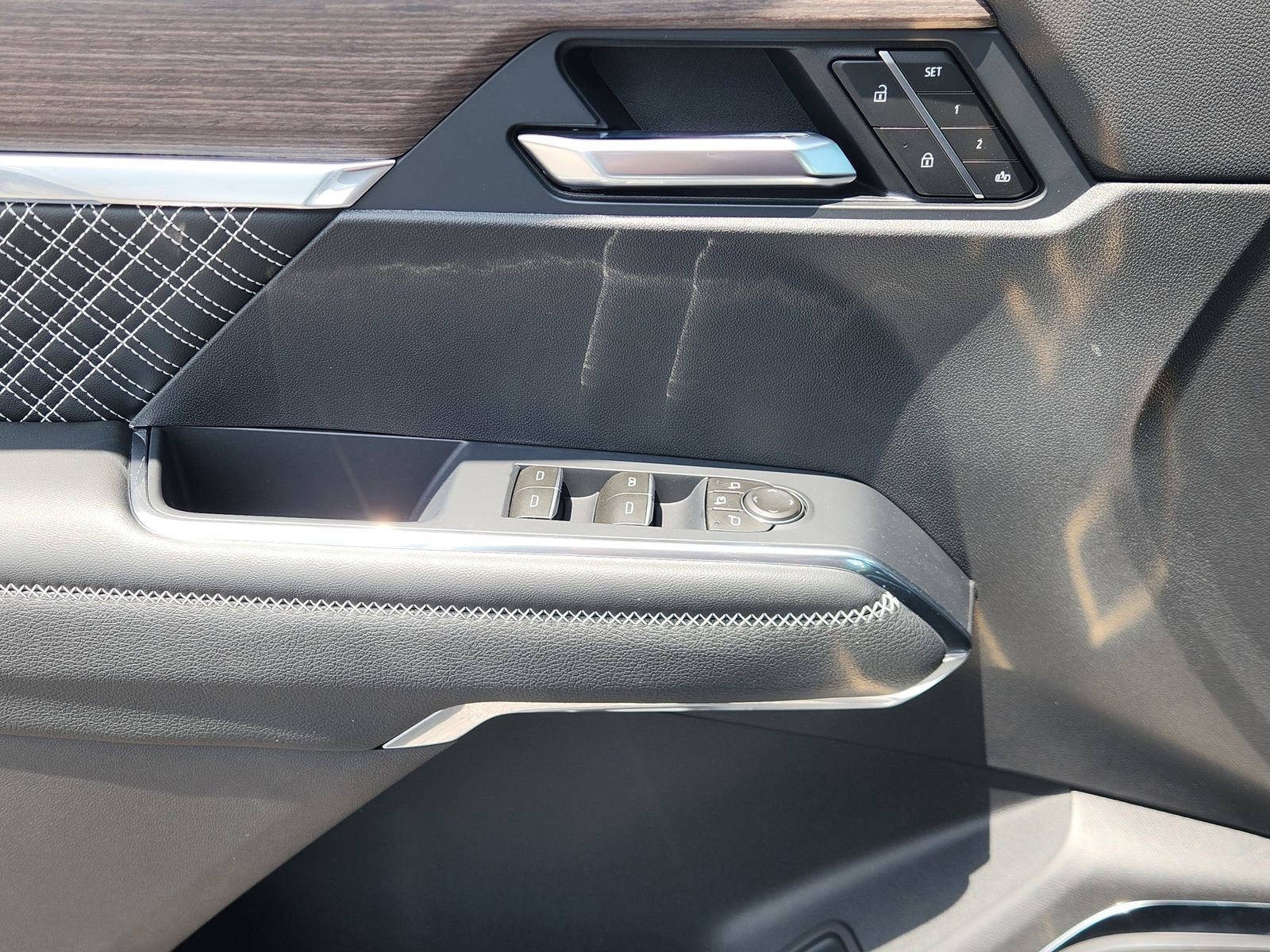2026 GMC Acadia Denali - Photo 27