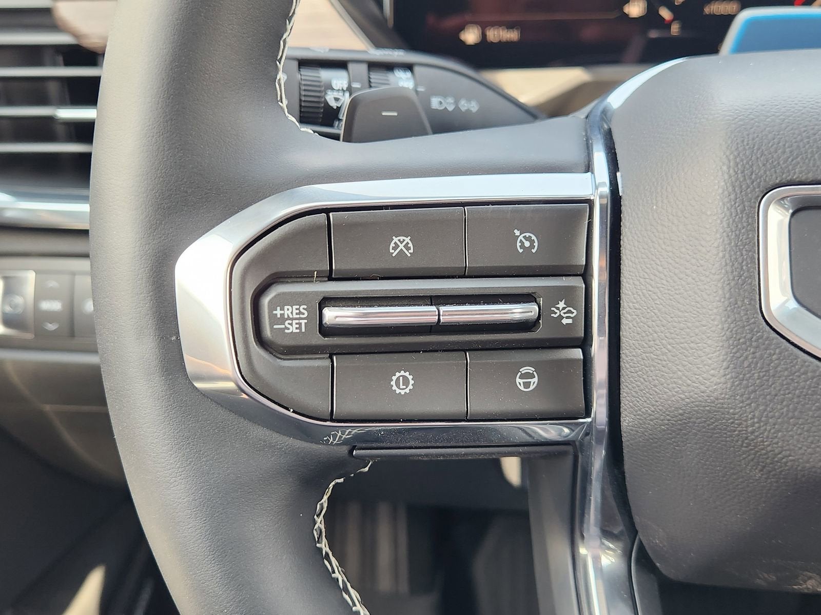 2026 GMC Acadia Denali - Photo 32