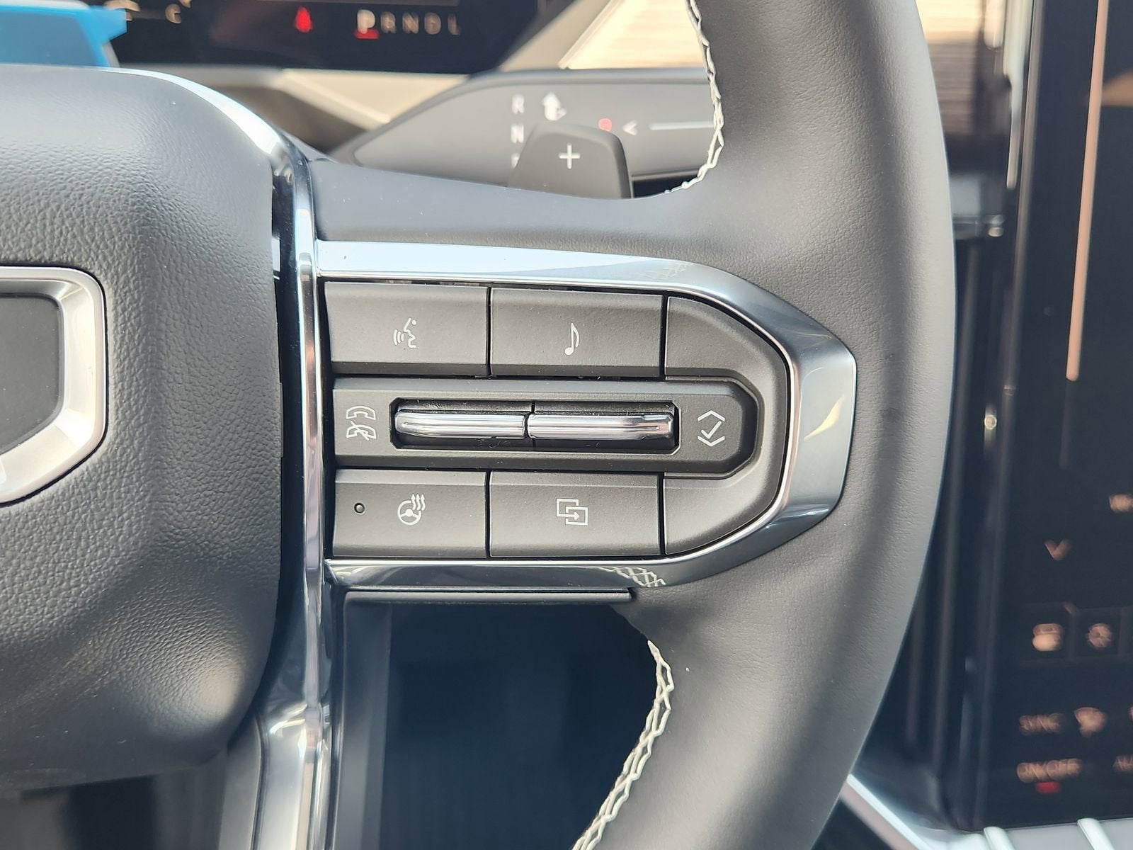 2026 GMC Acadia Denali - Photo 33