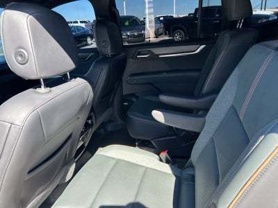 2025 GMC Acadia AT4
