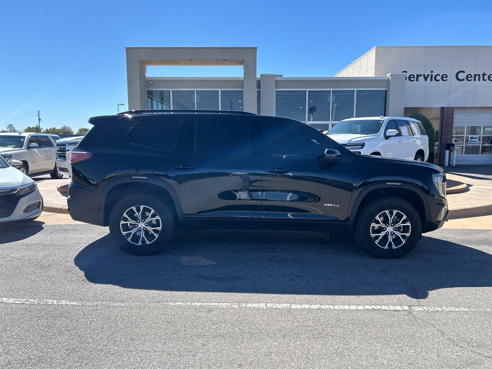 2025 GMC Acadia AT4
