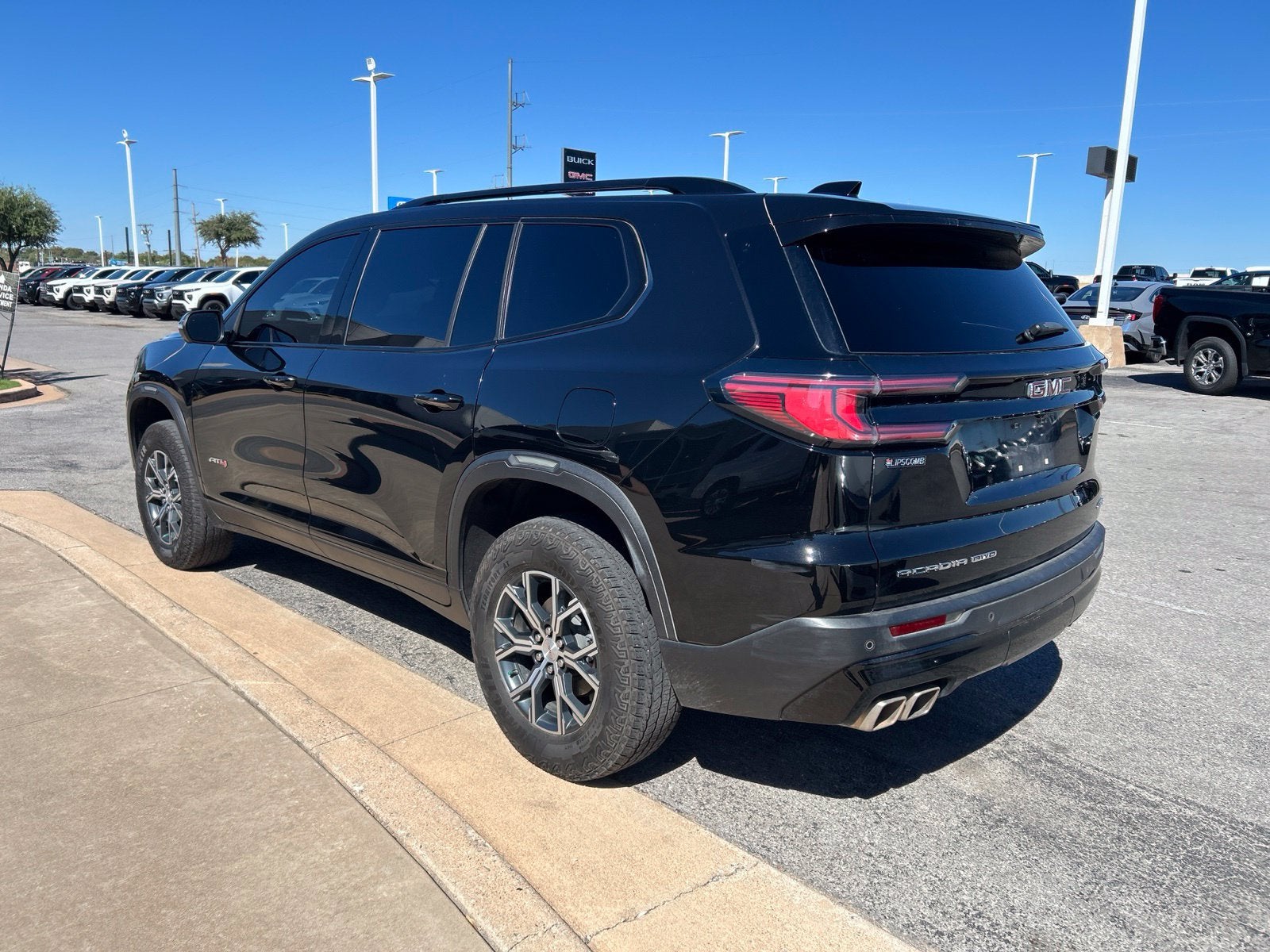 2025 GMC Acadia AT4