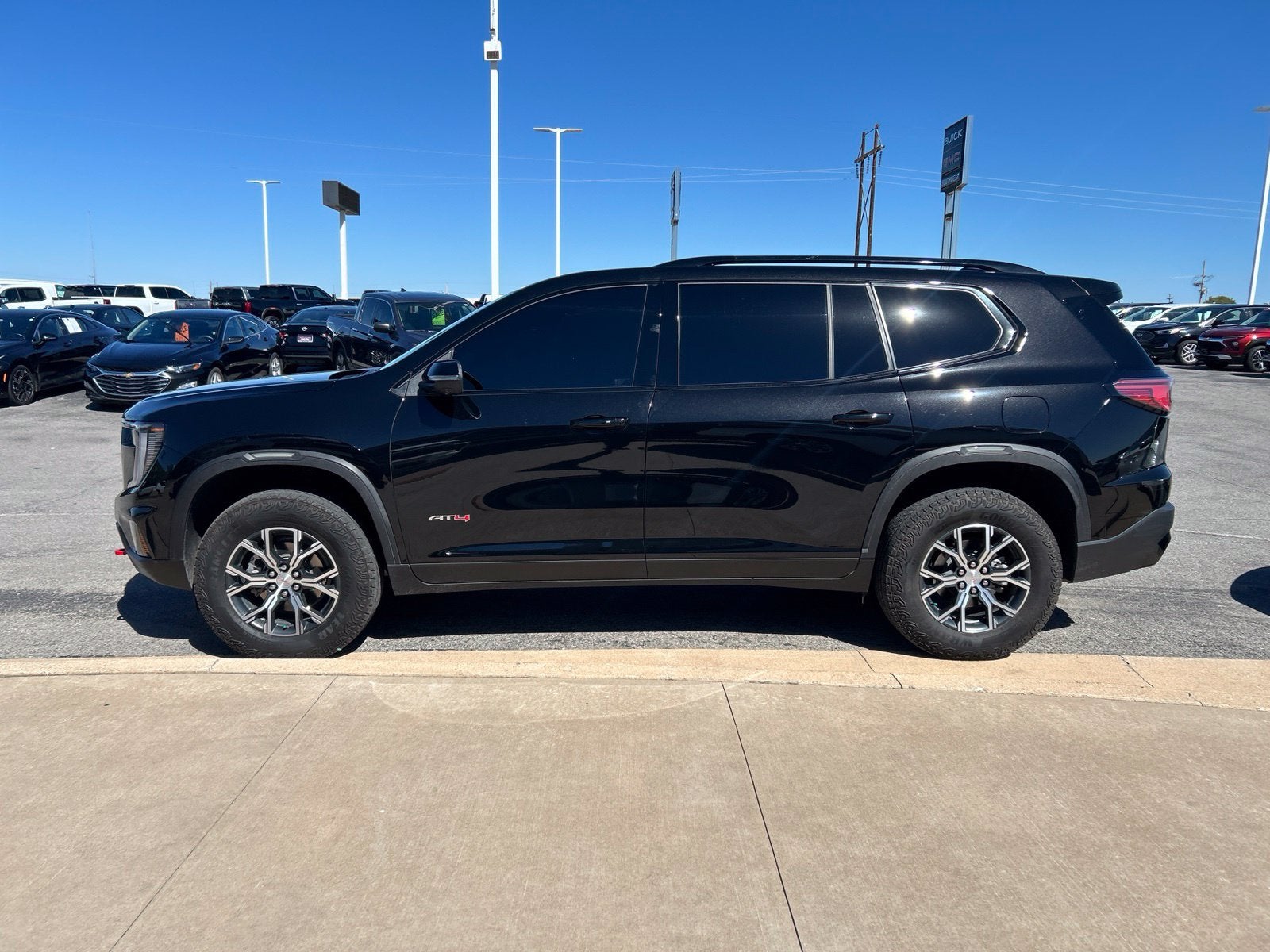 2025 GMC Acadia AT4