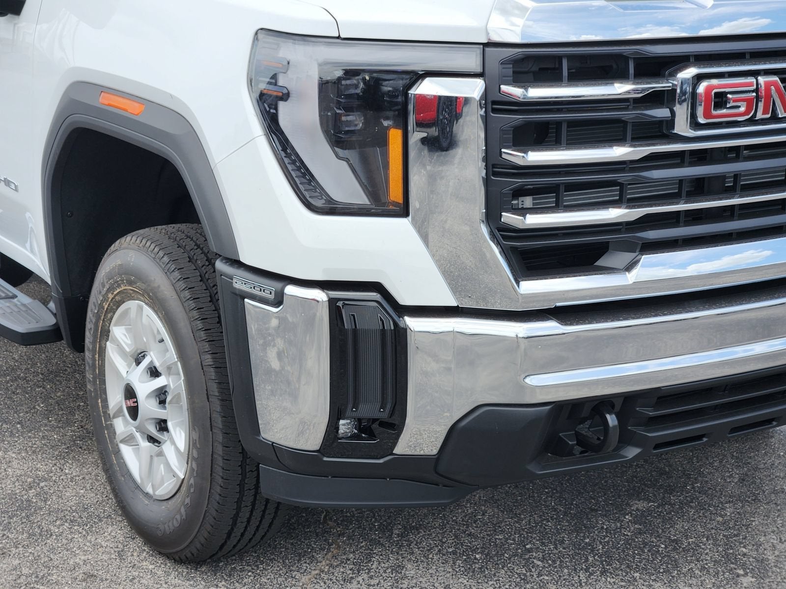 2026 GMC Sierra 2500 HD SLE