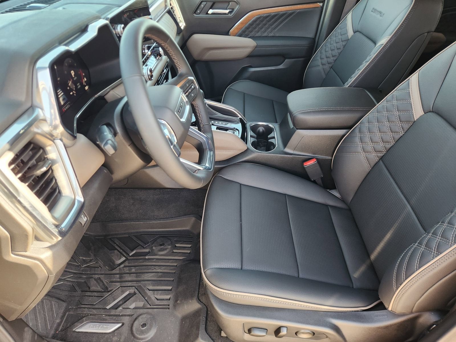 2026 GMC Canyon Denali - Photo 16