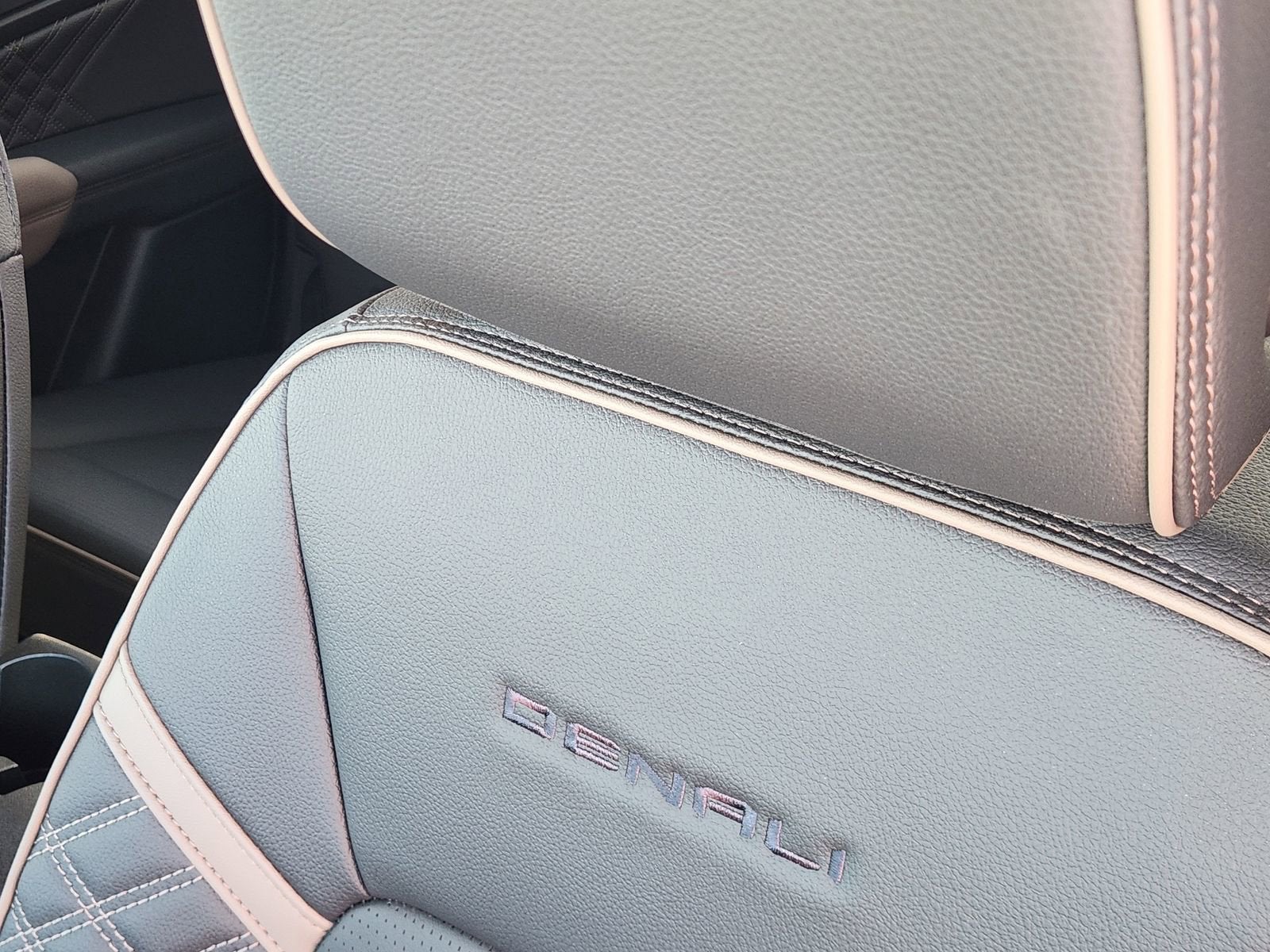2026 GMC Canyon Denali - Photo 18
