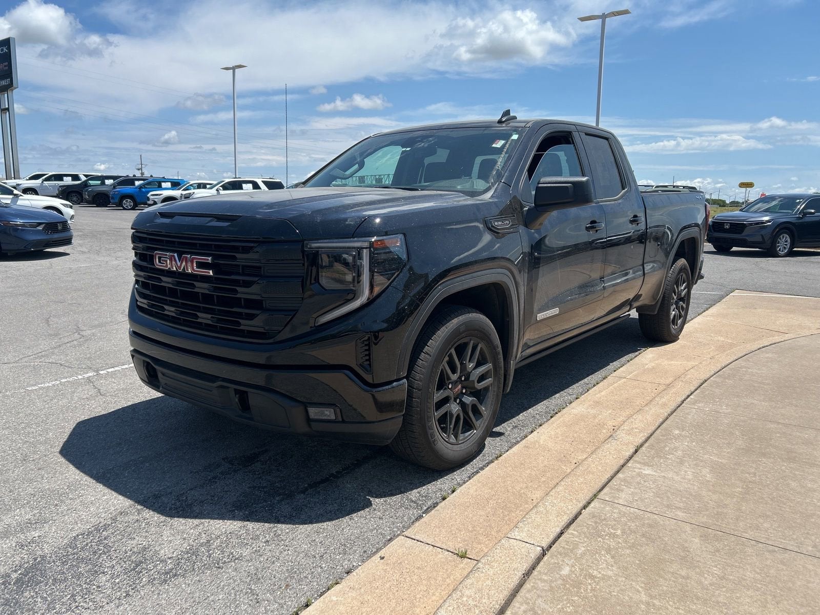 2025 GMC Sierra 4WD Double Cab Standard Box Elevation's photo