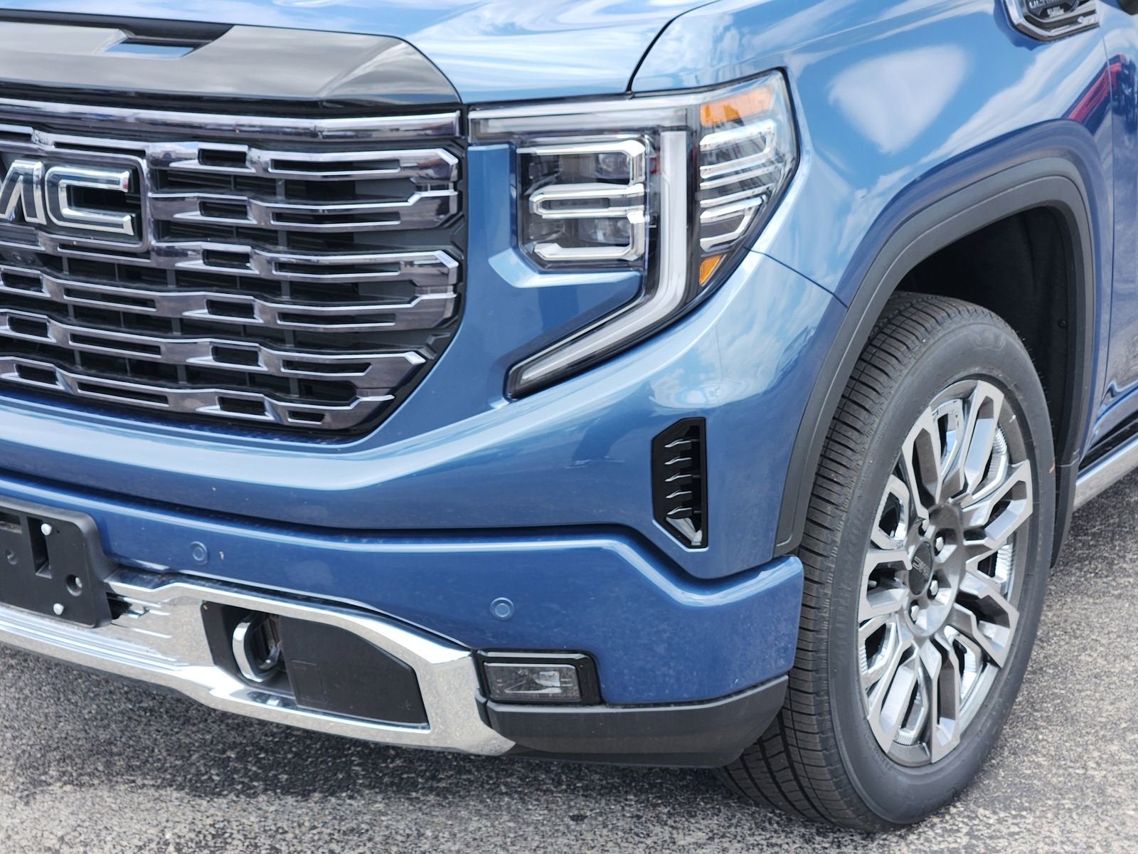 2026 GMC Sierra 1500 Denali Ultimate - Photo 11