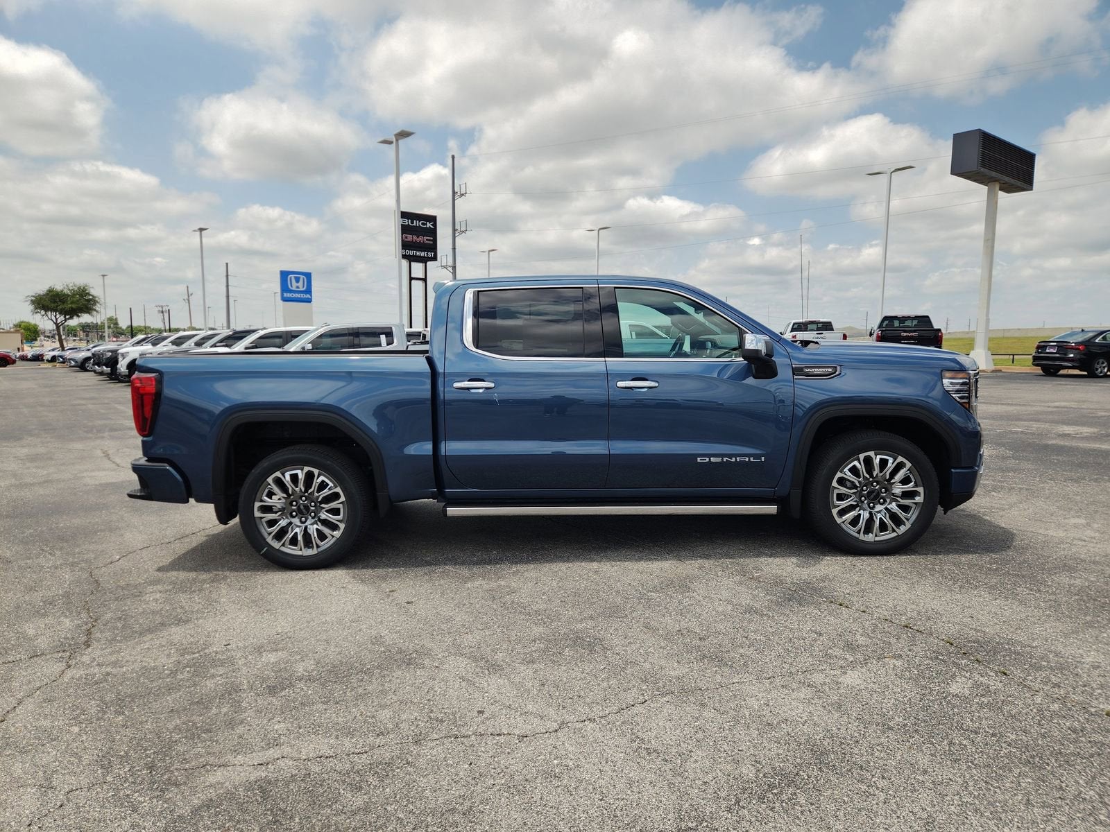 2026 GMC Sierra 1500 Denali Ultimate - Photo 7