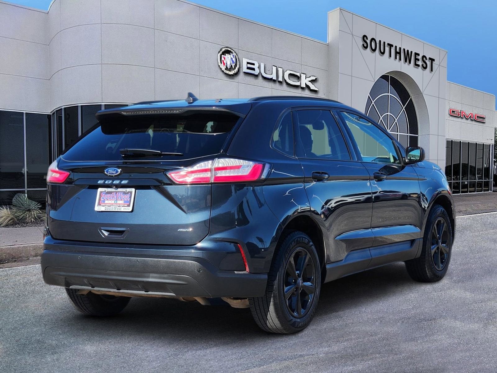 2022 Ford Edge SE