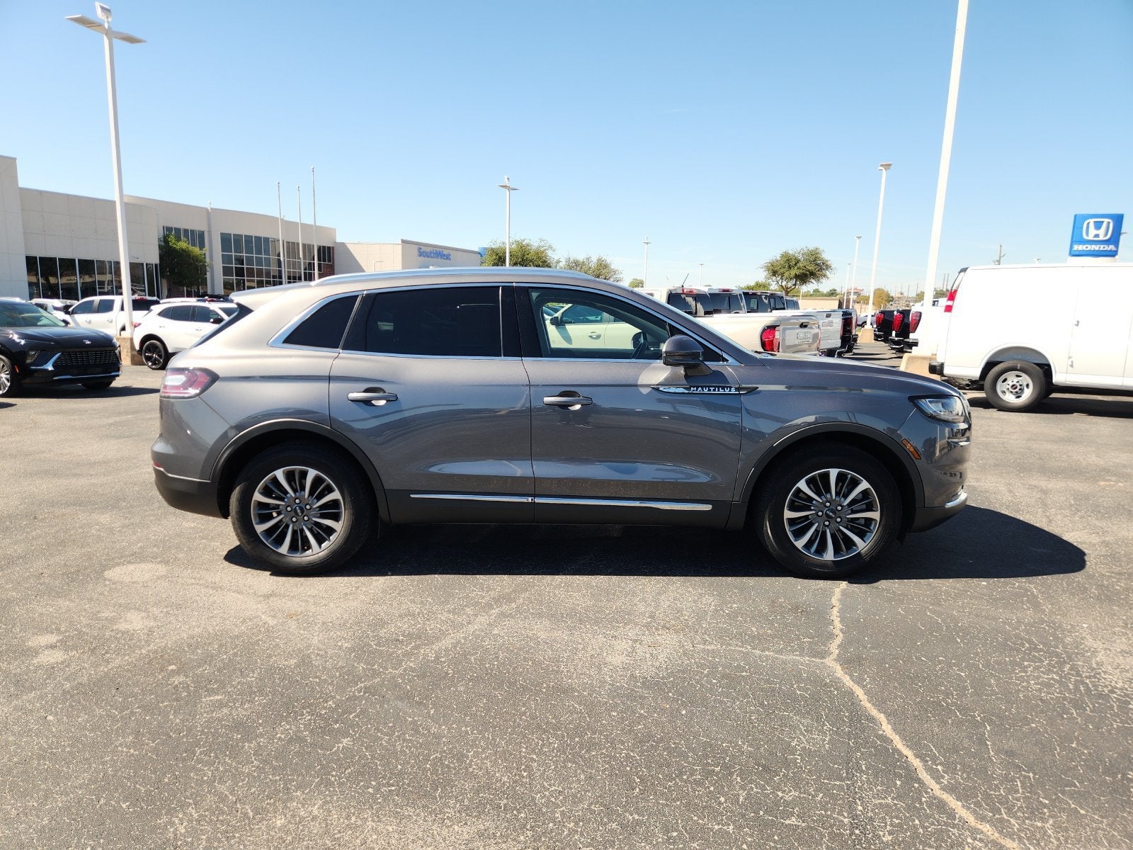 2022 Lincoln Nautilus Standard