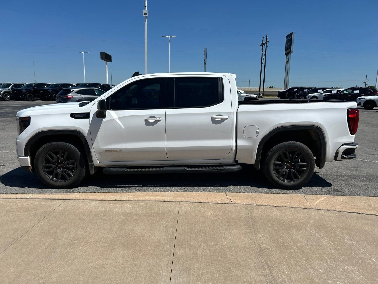 2023 GMC Sierra 1500 Elevation