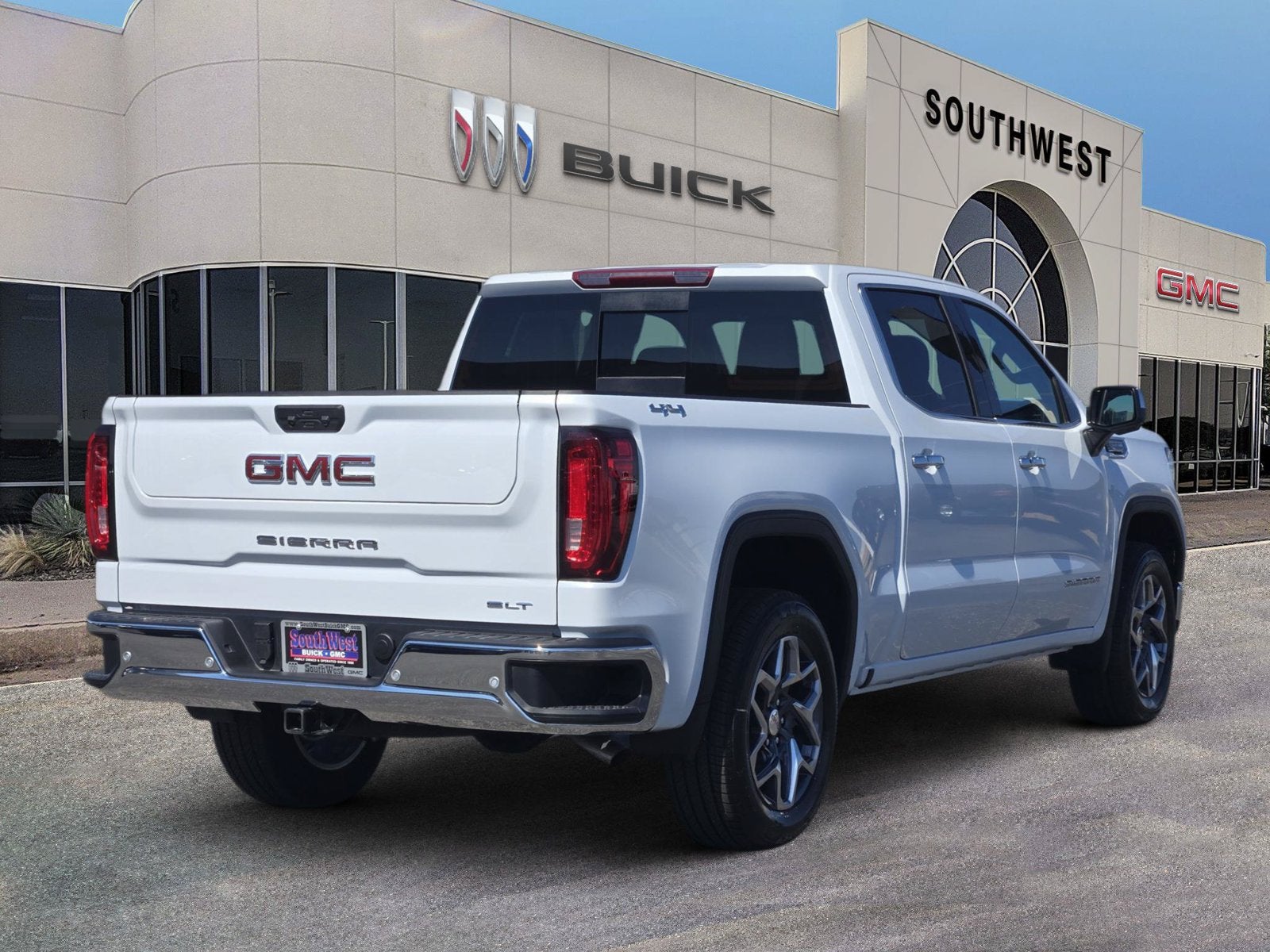 2026 GMC Sierra 1500 SLT