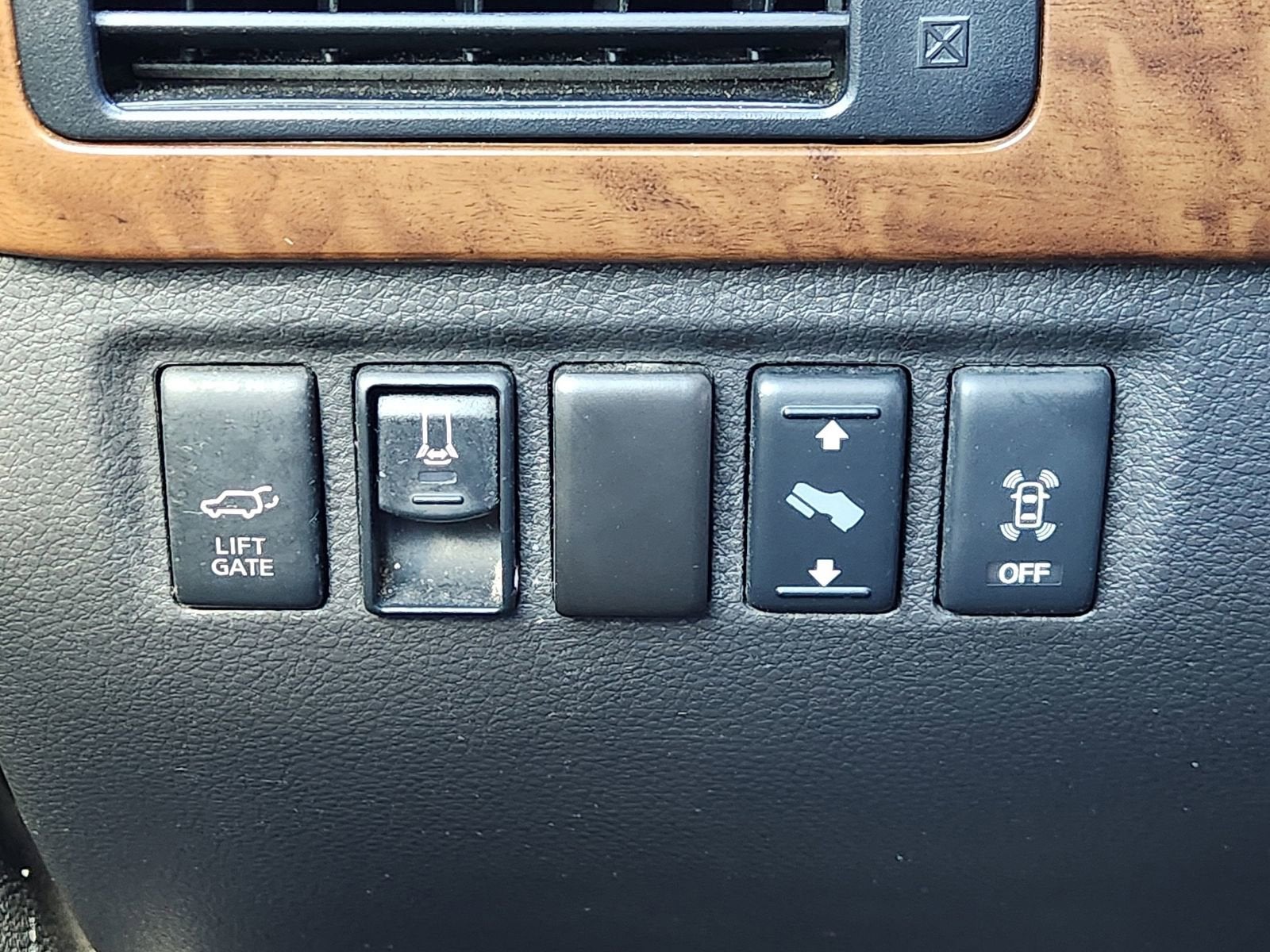 2015 Nissan Armada Platinum